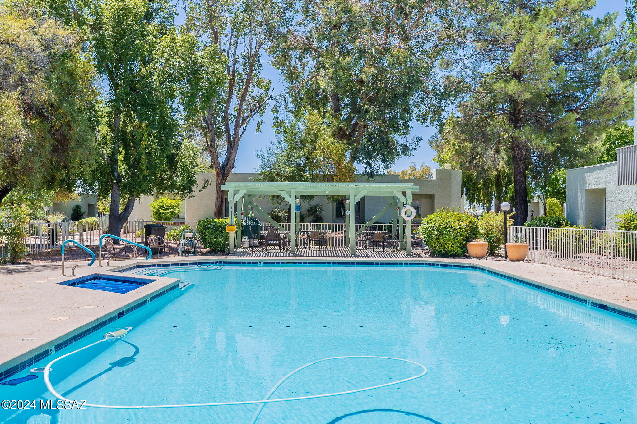 La Canada Village I (1-28) - Residential
