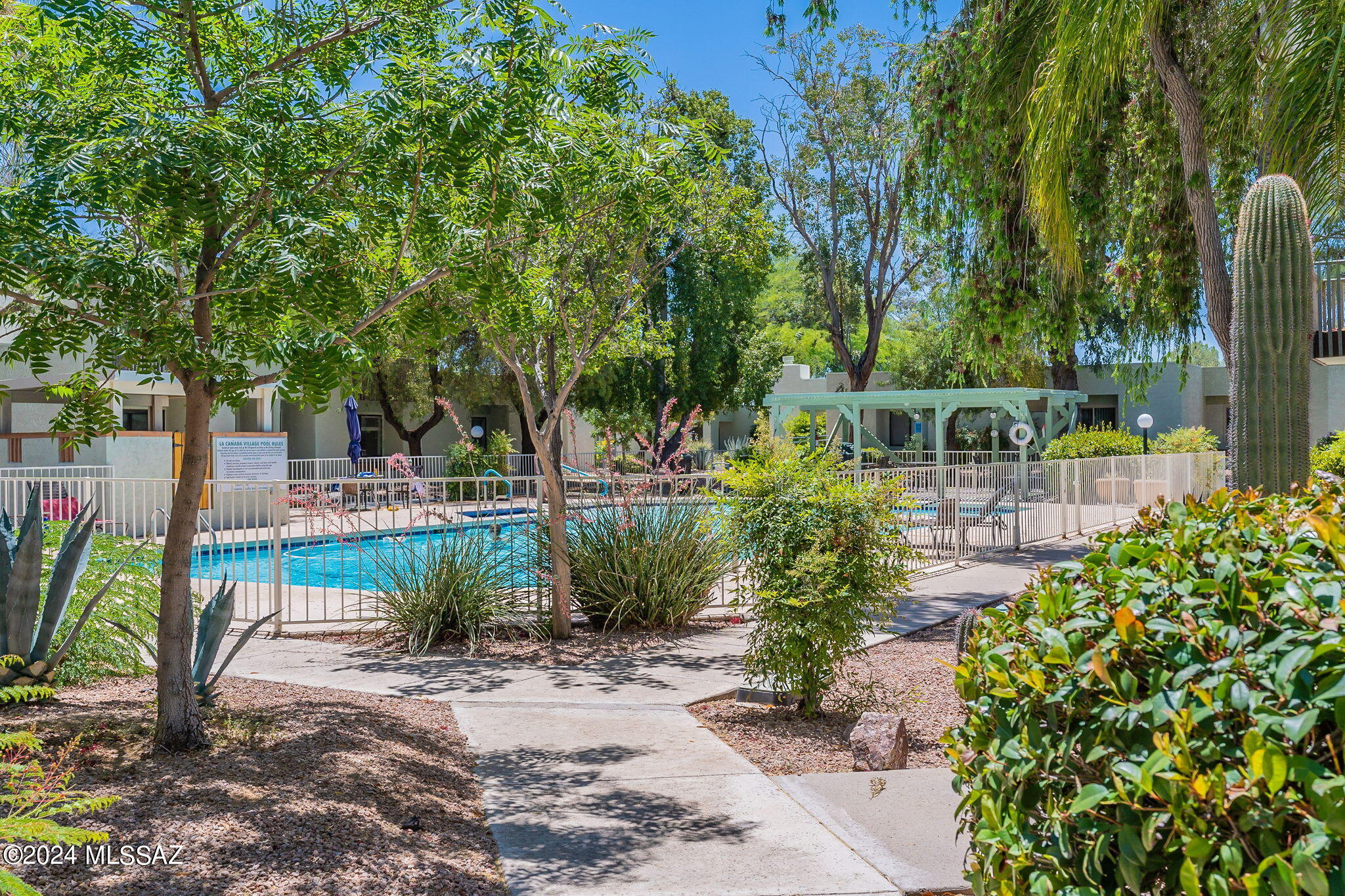 La Canada Village I (1-28) - Residential