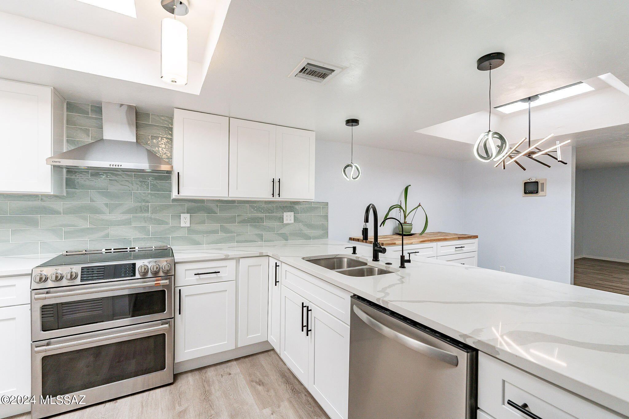 La Canada Village I (1-28) - Residential
