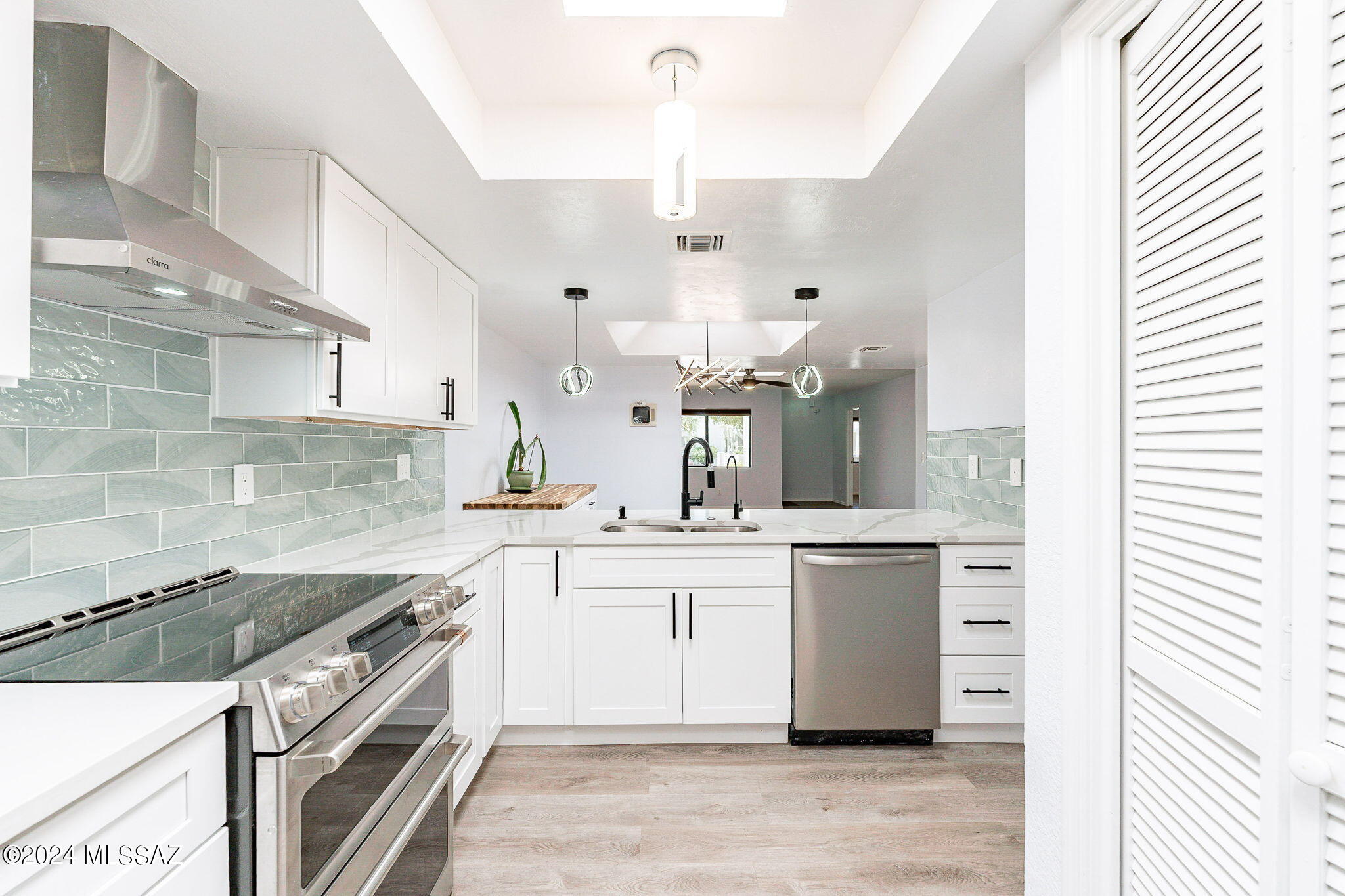 La Canada Village I (1-28) - Residential