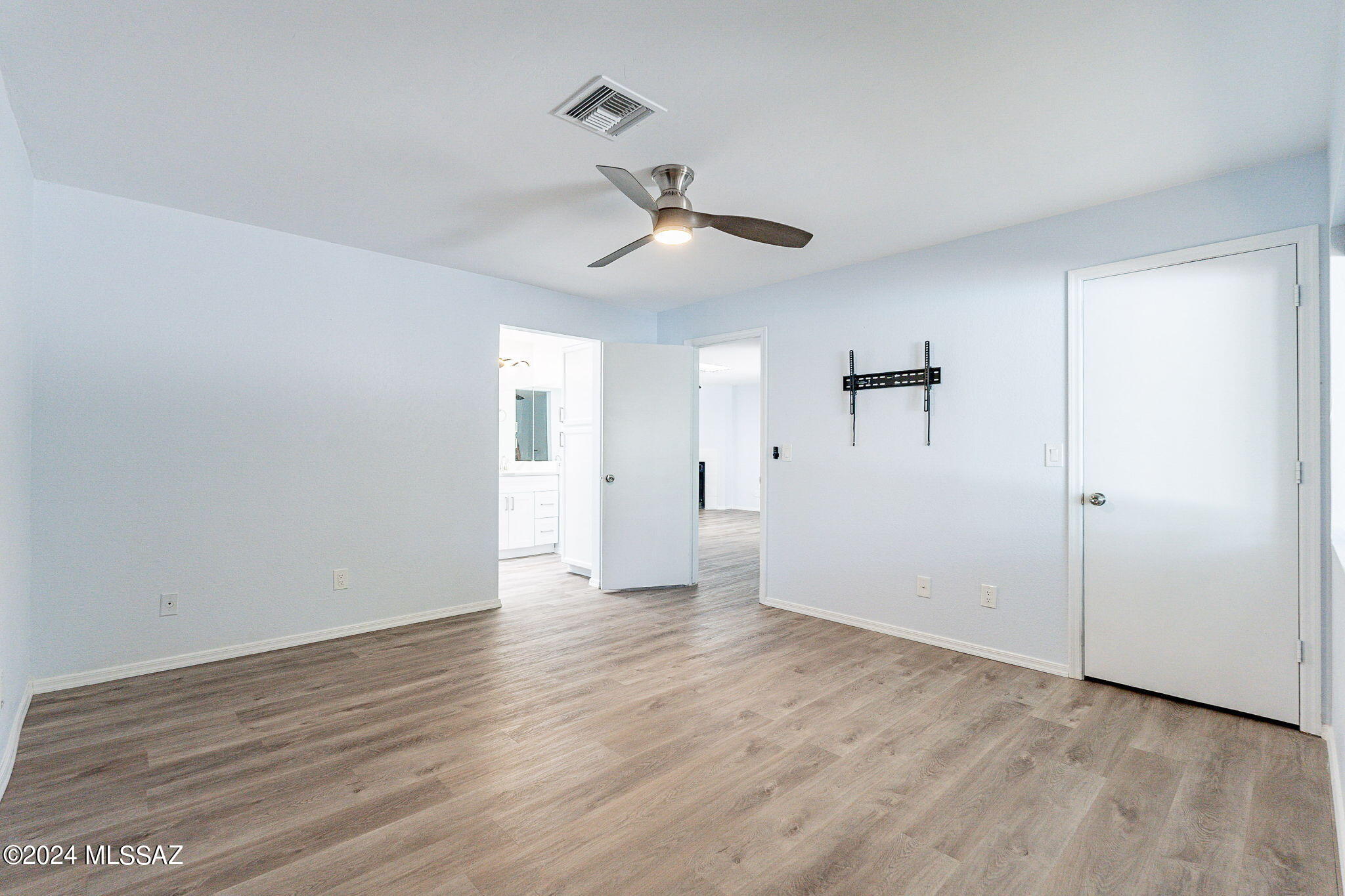 La Canada Village I (1-28) - Residential