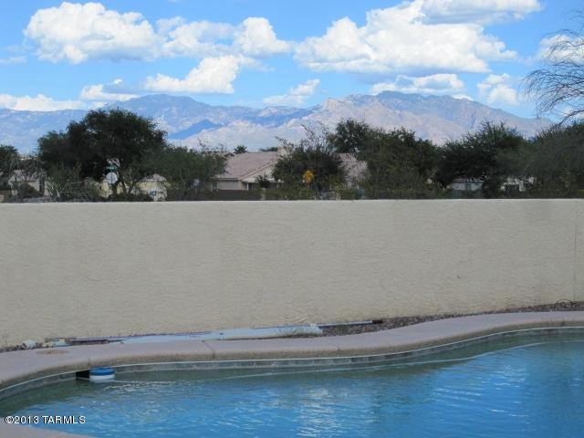 Semi custom on huge lot with sparkling backyard POOL!  Newer, neutral carpet, 3 bdrs + bonus rm, formal living and dining, family rm with cozy fireplace, blt in kitchen desk, eat in kitchen nook w/bay window, arched doorways, corner garden tub & separate shower in m-bath, large side gate, huge lot (17,565 sf) beautiful mtn views, storage rm, huge front covered porch, friendly community near parks, pools, library, schools, walking trails, river walk, skate park, tennis, bike lanes, shopping, restaurants, easy access to I-10 & minutes to new Premium Outlet Mall! No pets.
Deposit is $2475.  ($300 of deposit is a non refundable cleaning deposit) Owner will pay for monthly pool maintenance and HOA.