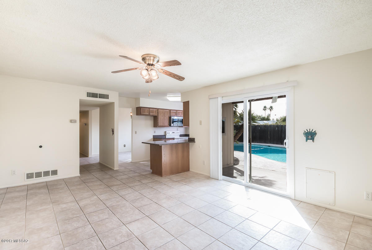 Broadway East (113-253) - Residential
