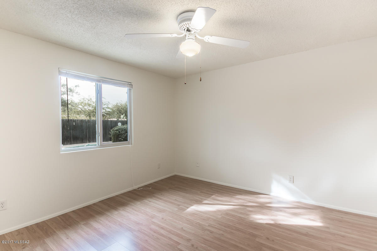 Broadway East (113-253) - Residential