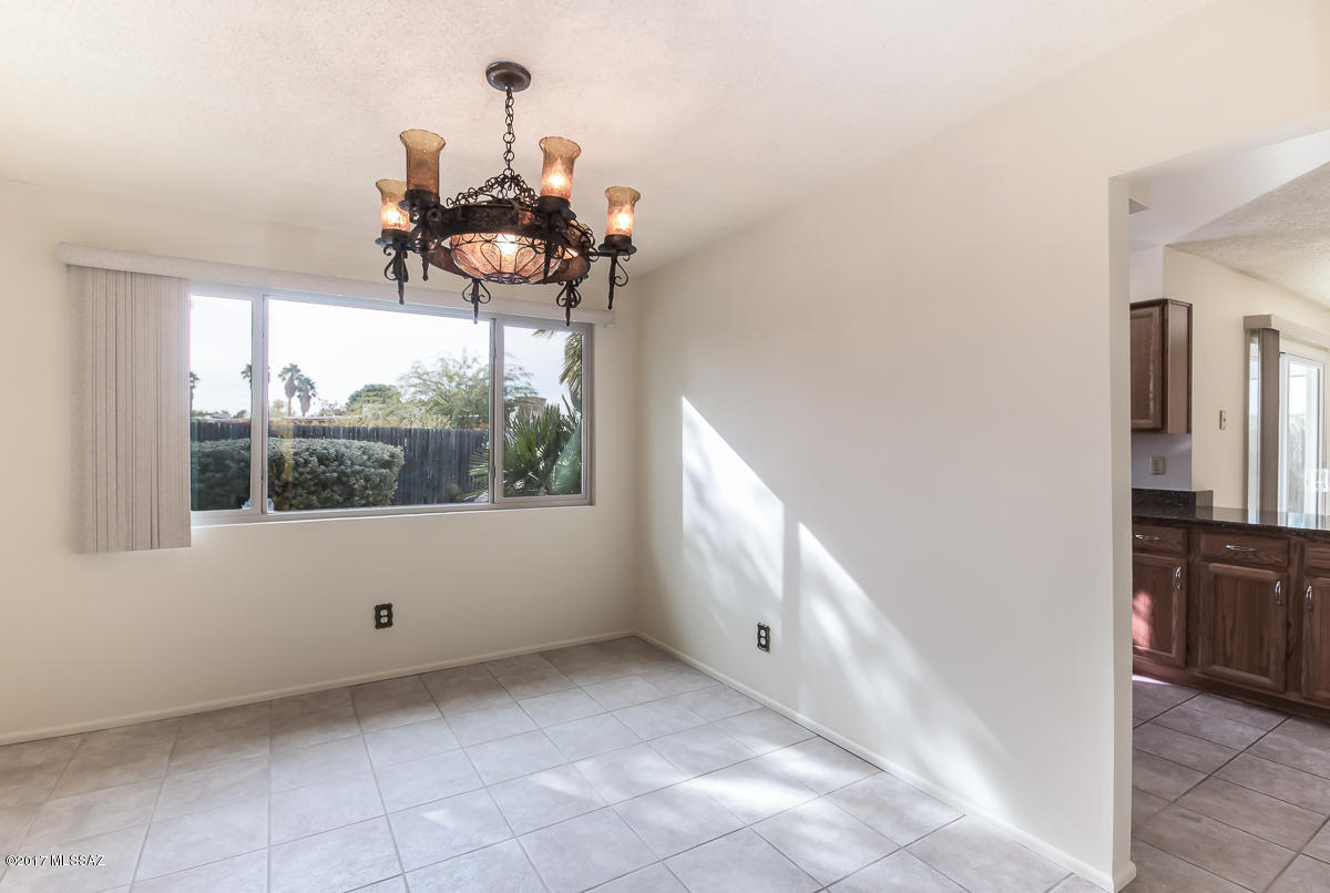 Broadway East (113-253) - Residential