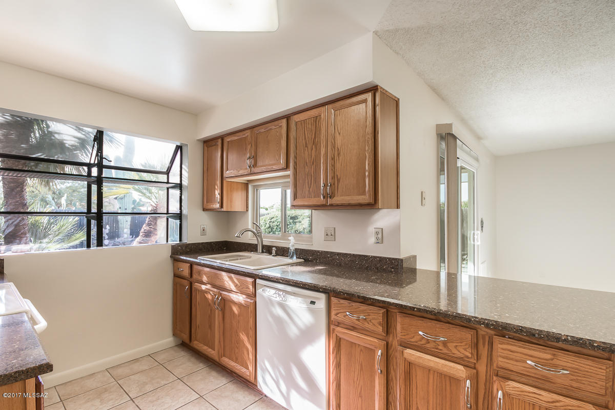 Broadway East (113-253) - Residential