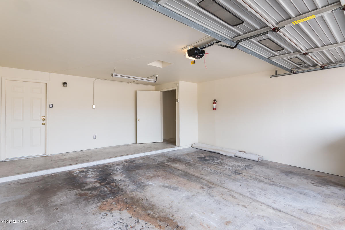 Broadway East (113-253) - Residential