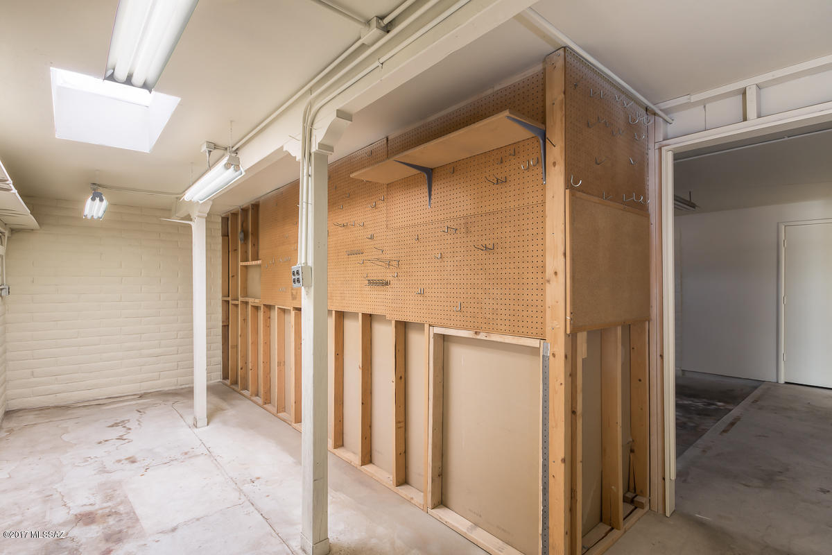 Broadway East (113-253) - Residential