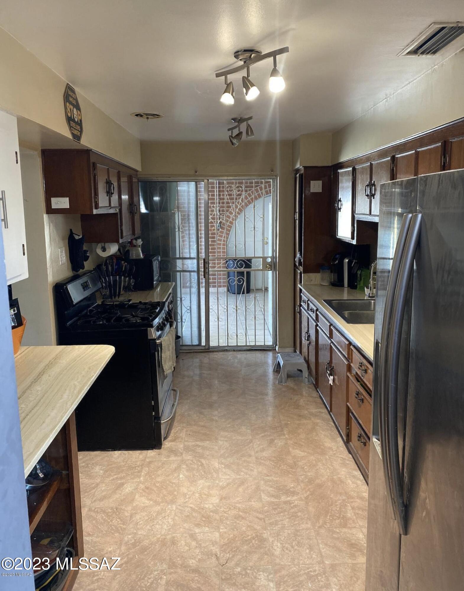 Country Club Park - Residential