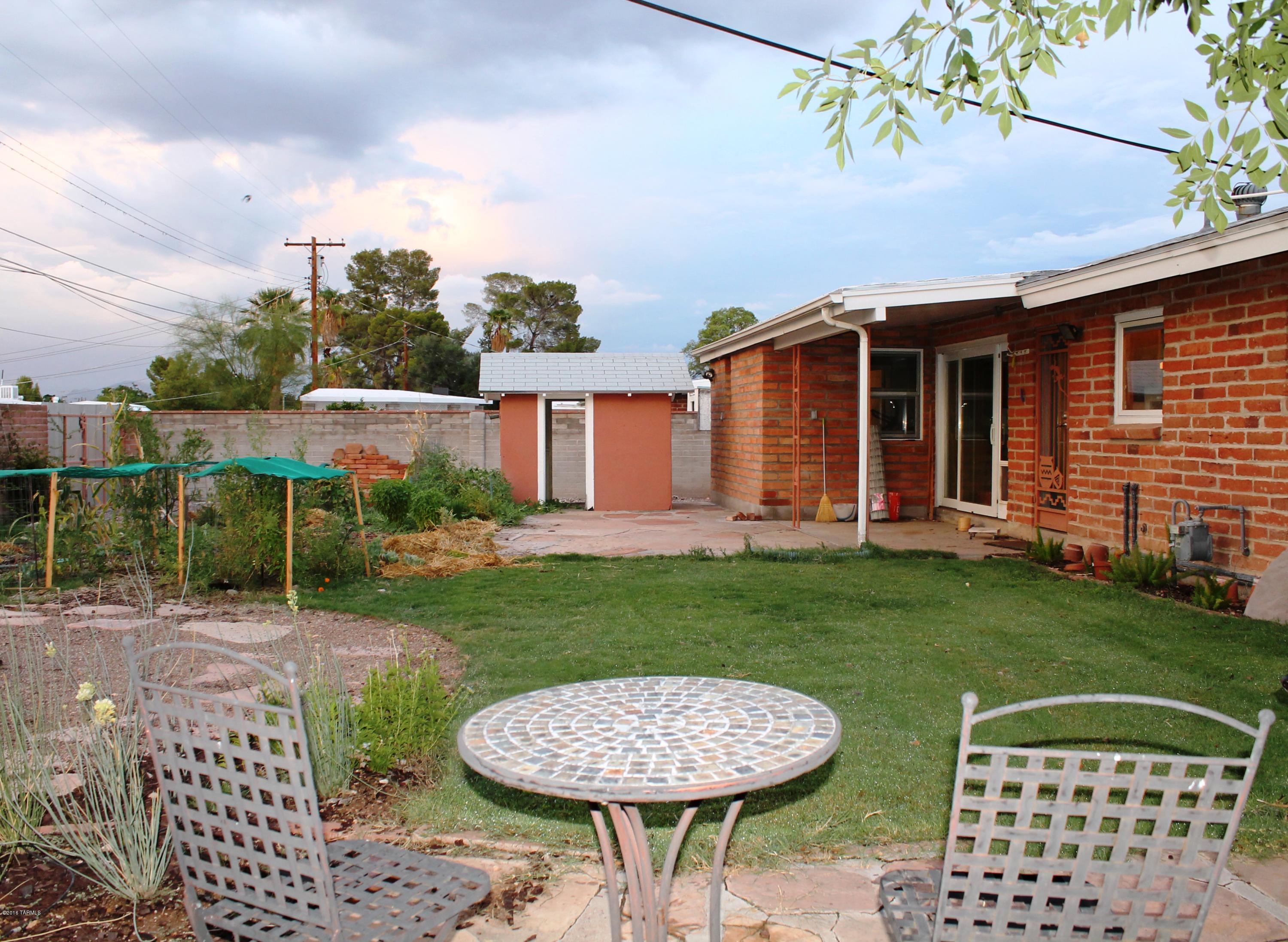 Crest View - Residential
