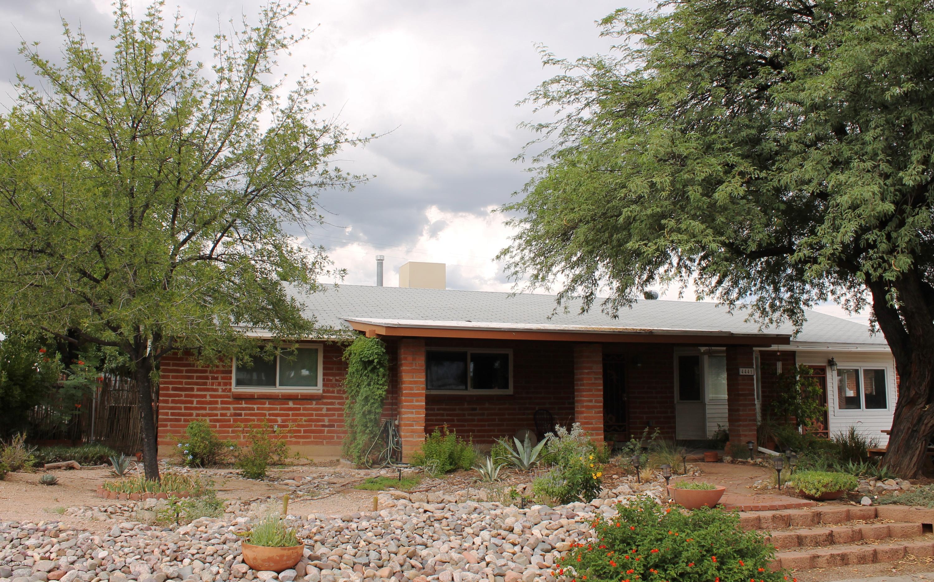 Crest View - Residential