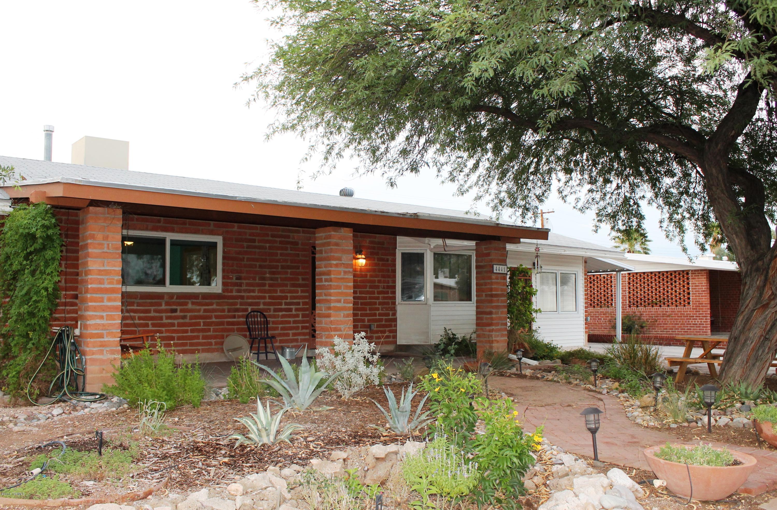Crest View - Residential