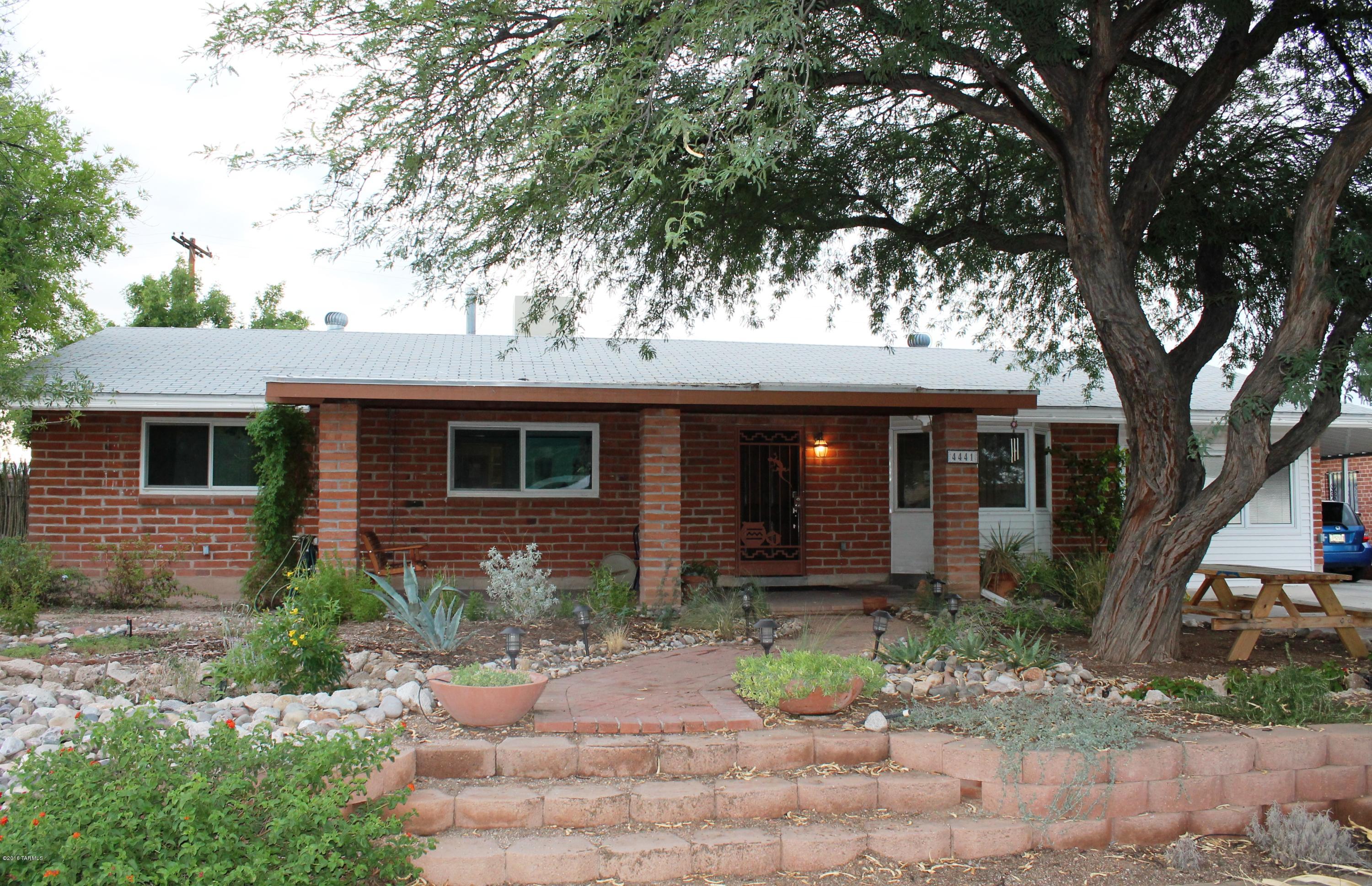 Crest View - Residential