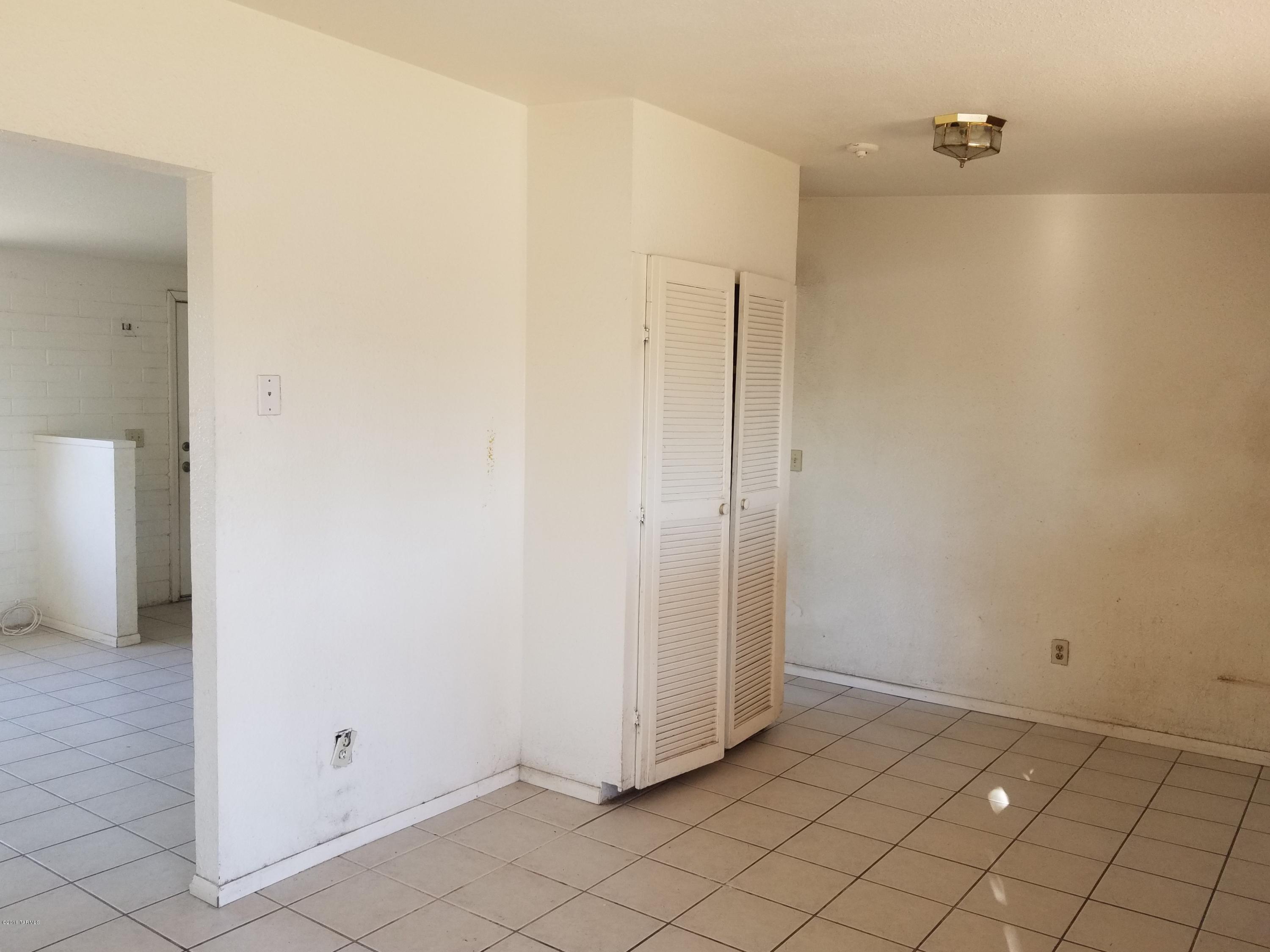 South Manor - Residential
