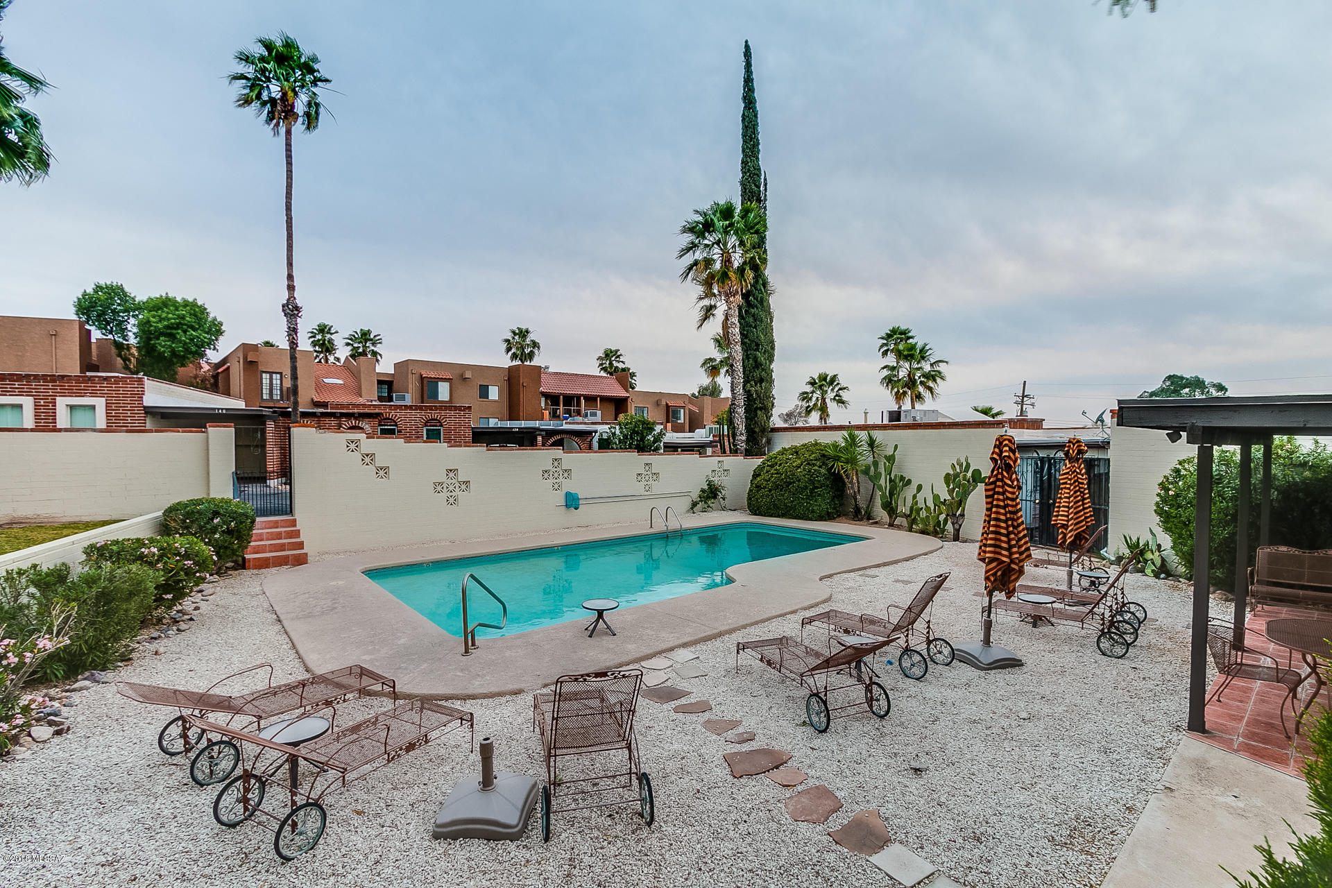Vista Del Oro Townhouses (1-33) - Residential
