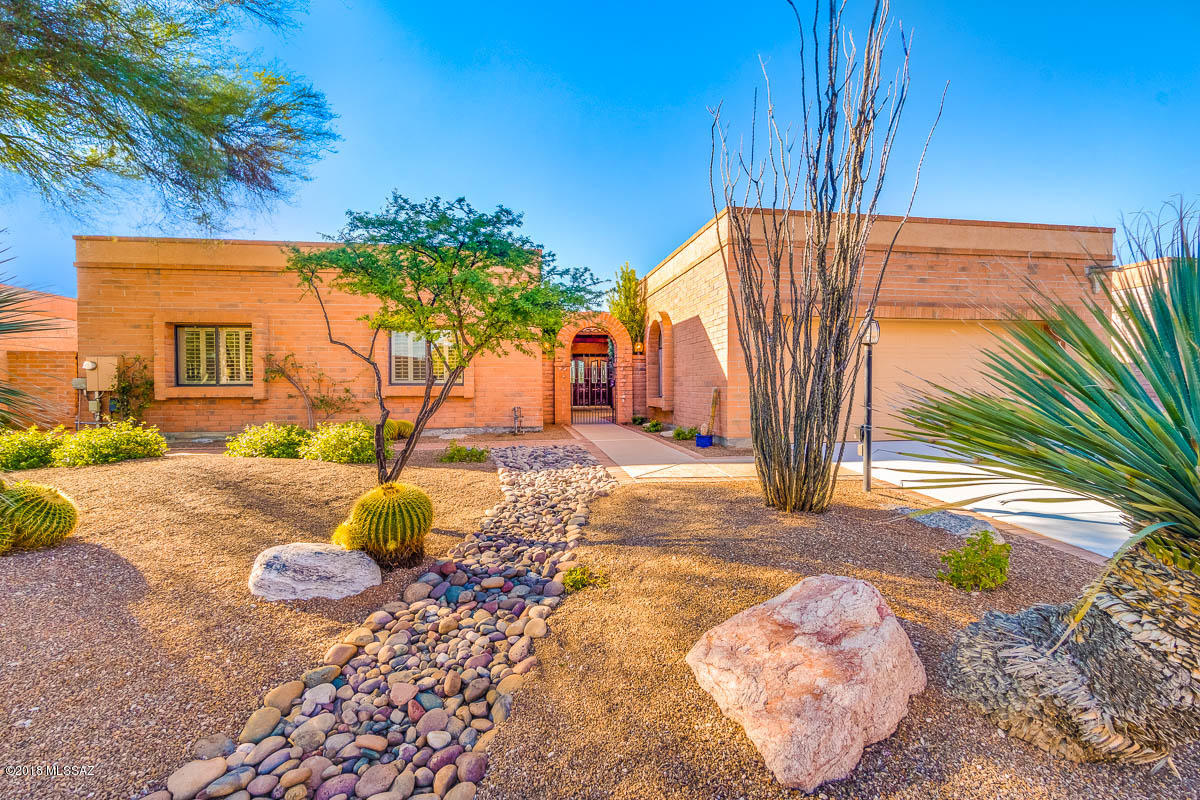 PREMIUM RIDGETOP LOT IN FAIRFIELD'S GORGEOUS SUNRISE MOUNTAIN VIEW ESTATES. EXTENSIVELY RE-MODELED & RE-DESIGNED MAZATLAN FLOORPLAN. INVITING OPEN CONCEPT W/ DRAMATIC VAULTED CEILINGS. GREAT ROOM W/ STACKED STONE FIREPLACE AND ARCHED WINDOWS CAPTURING PERFECT MOUNTAIN VIEWS. INVITING MODERN KITCHEN W/ LARGE CENTER ISLAND. MARBLE COUNTERS, BLACK STAINLESS APPLIANCE PACKAGE AND SLEEK WHITE CABINETS. GENEROUS MASTER SUITE WITH HIS/HERS CLOSETS AND LUXURIOUS SHOWER/BATH AREA.  INCREDIBLE BACKYARD WITH EXPANSIVE MOUNTAIN AND CITY VIEWS. BUILT-IN JACUZZI, GRASS AREA AND COVERED RAMADA PATIO. LARGE SECONDARY BEDROOMS AND LUXURIOUS GUEST BATH. LARGE GARAGE W/ EPOXY FLOORS, STORAGE ROOMS AND CABINETS. EXCELLENT COMMUNITY FACILITIES WITH MULTIPLE HEATED POOLS AND LIGHTED TENNIS COURTS. AGENT OWNER.