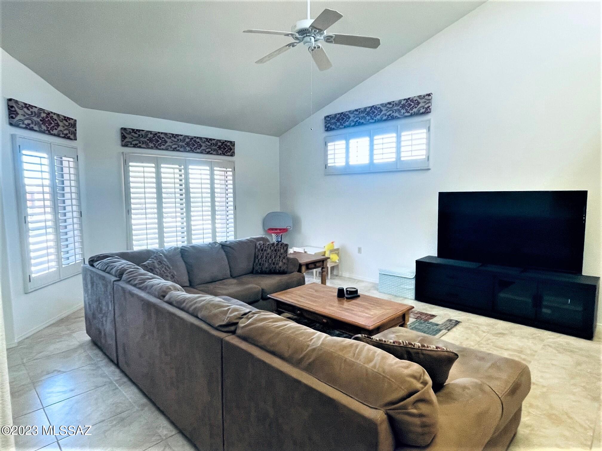 La Cholla Hills(1-313) - Residential