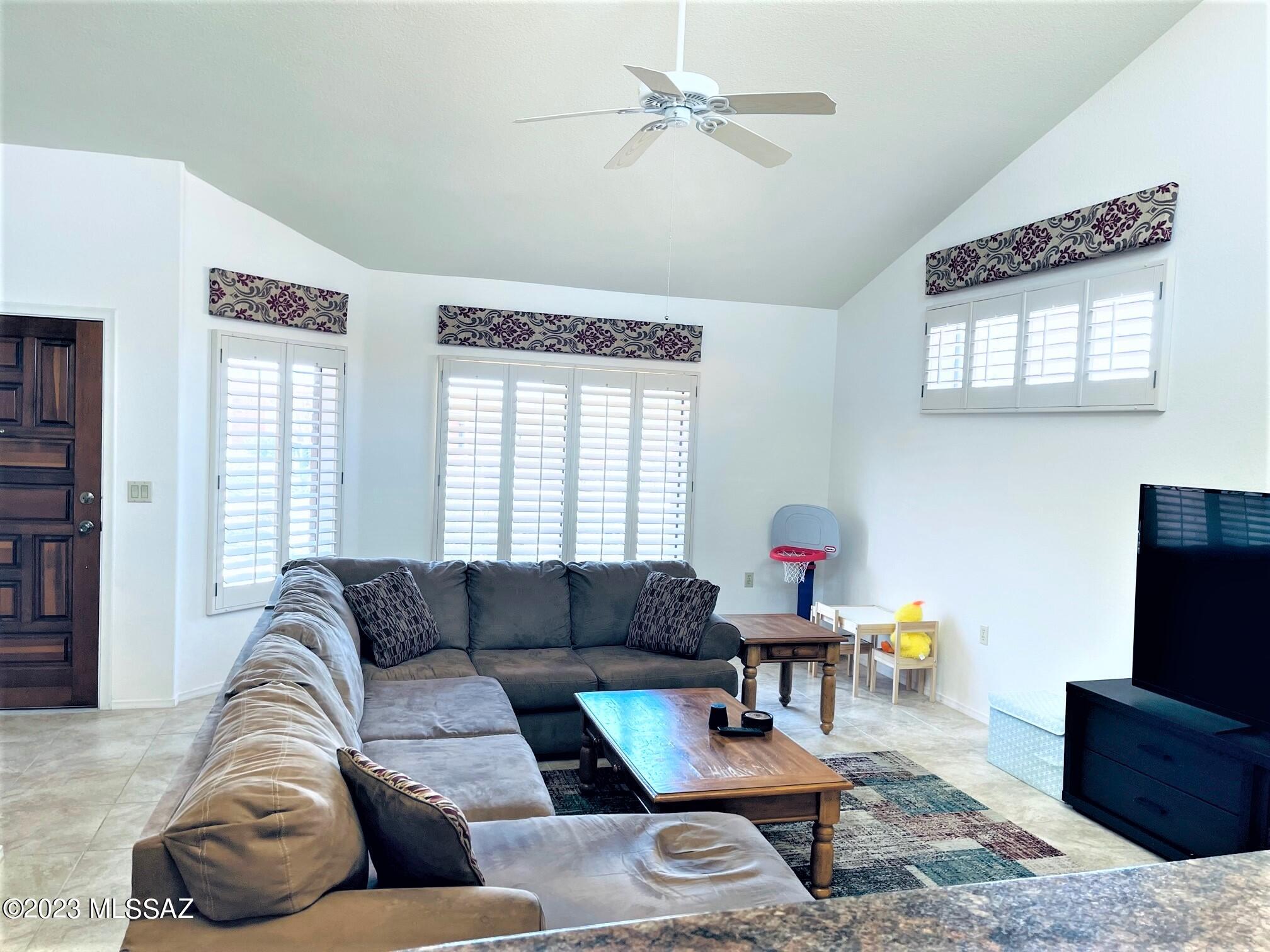 La Cholla Hills(1-313) - Residential