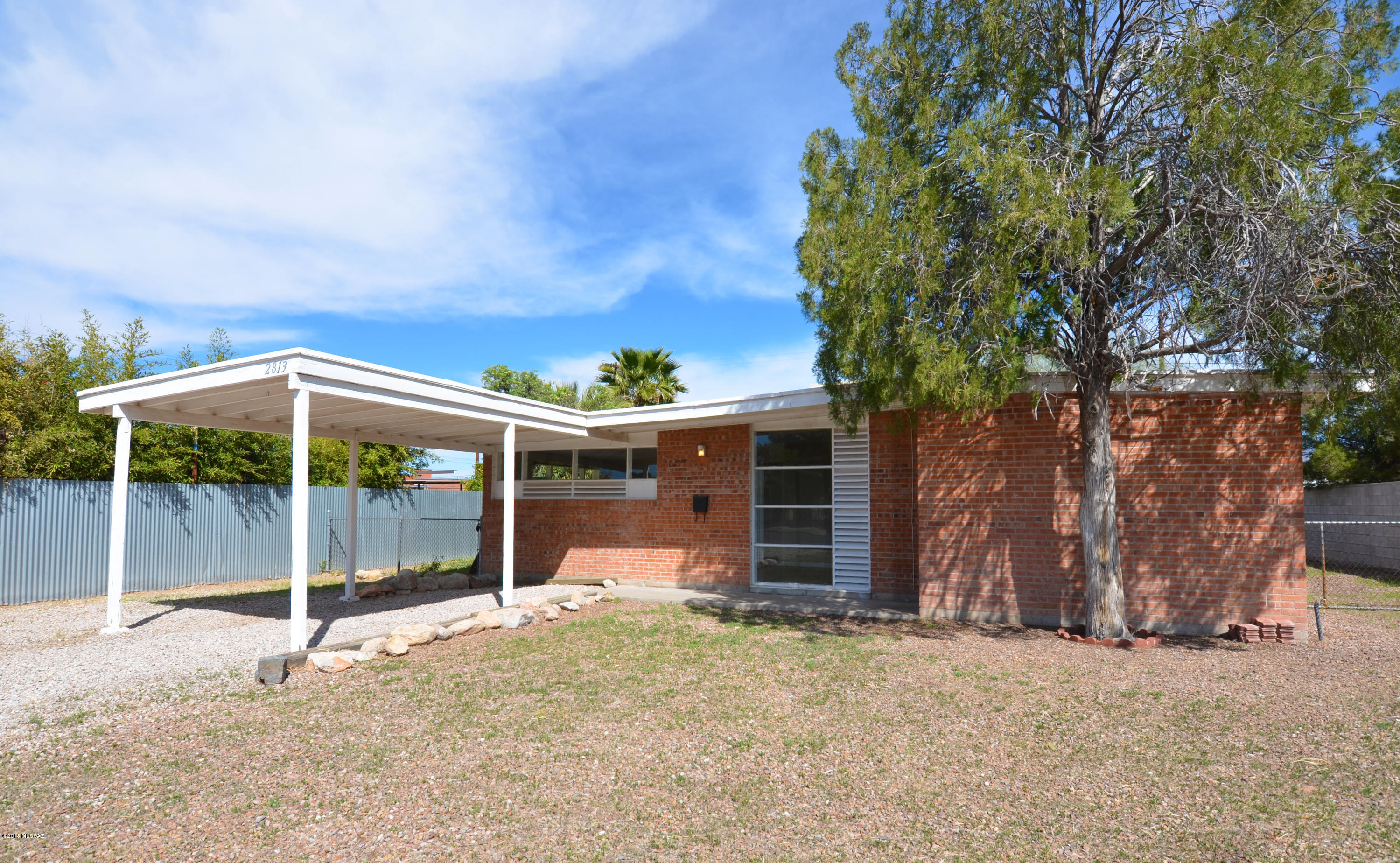 The Sellers will  accept and counter offers between $ 117,900 to 127,900. Charming home in great central location! Great Starter home or home for an investor. The kitchen has been updated with granite counter tops, painted concrete floors though out home. Bath room has been updated. 12x12 shed out back with washer and dryer hookups. This home is close to shopping, Reid park and Zoo. No HOA!
This property will be sold AS-IS..