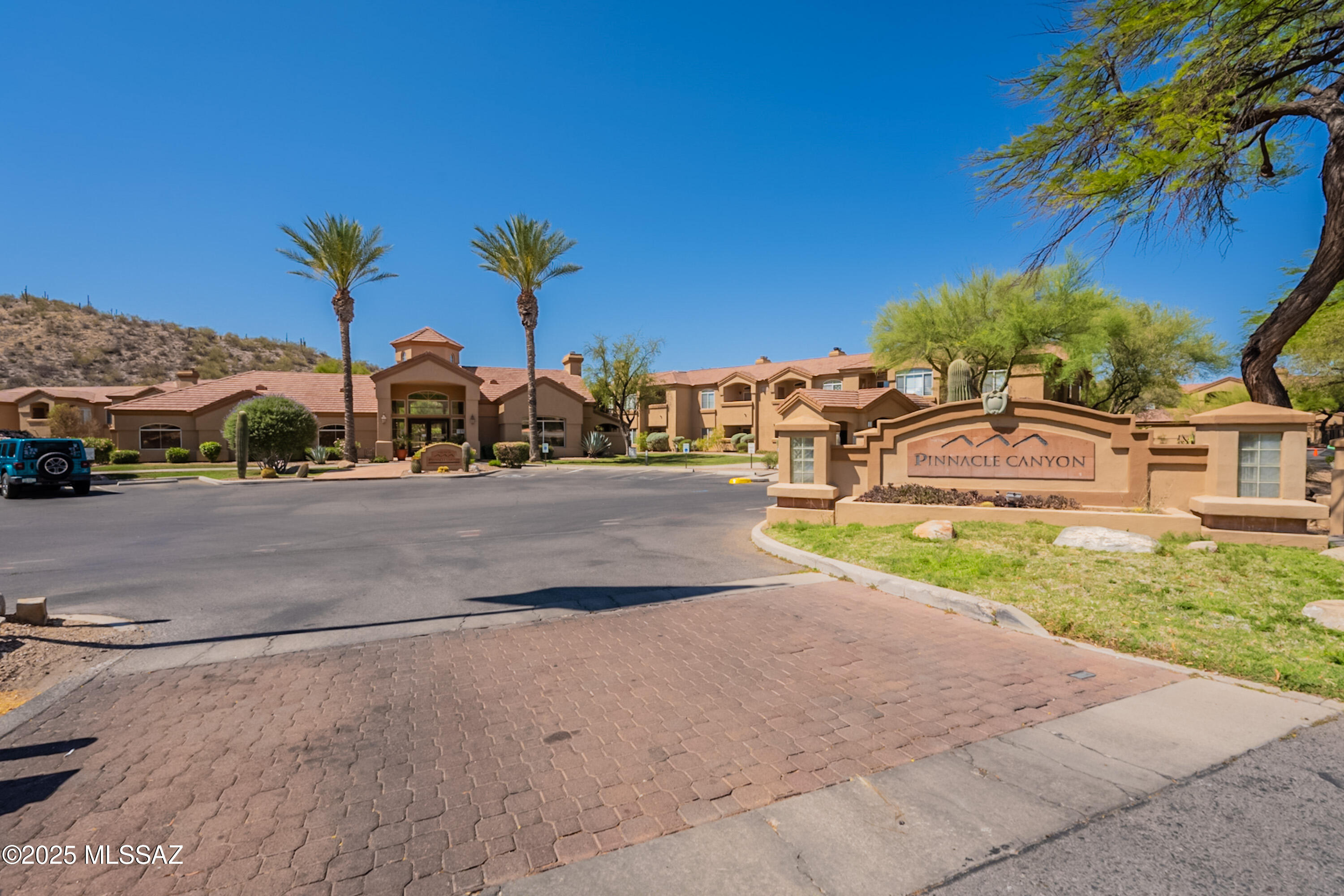 Pinnacle Canyon Condominium - Residential