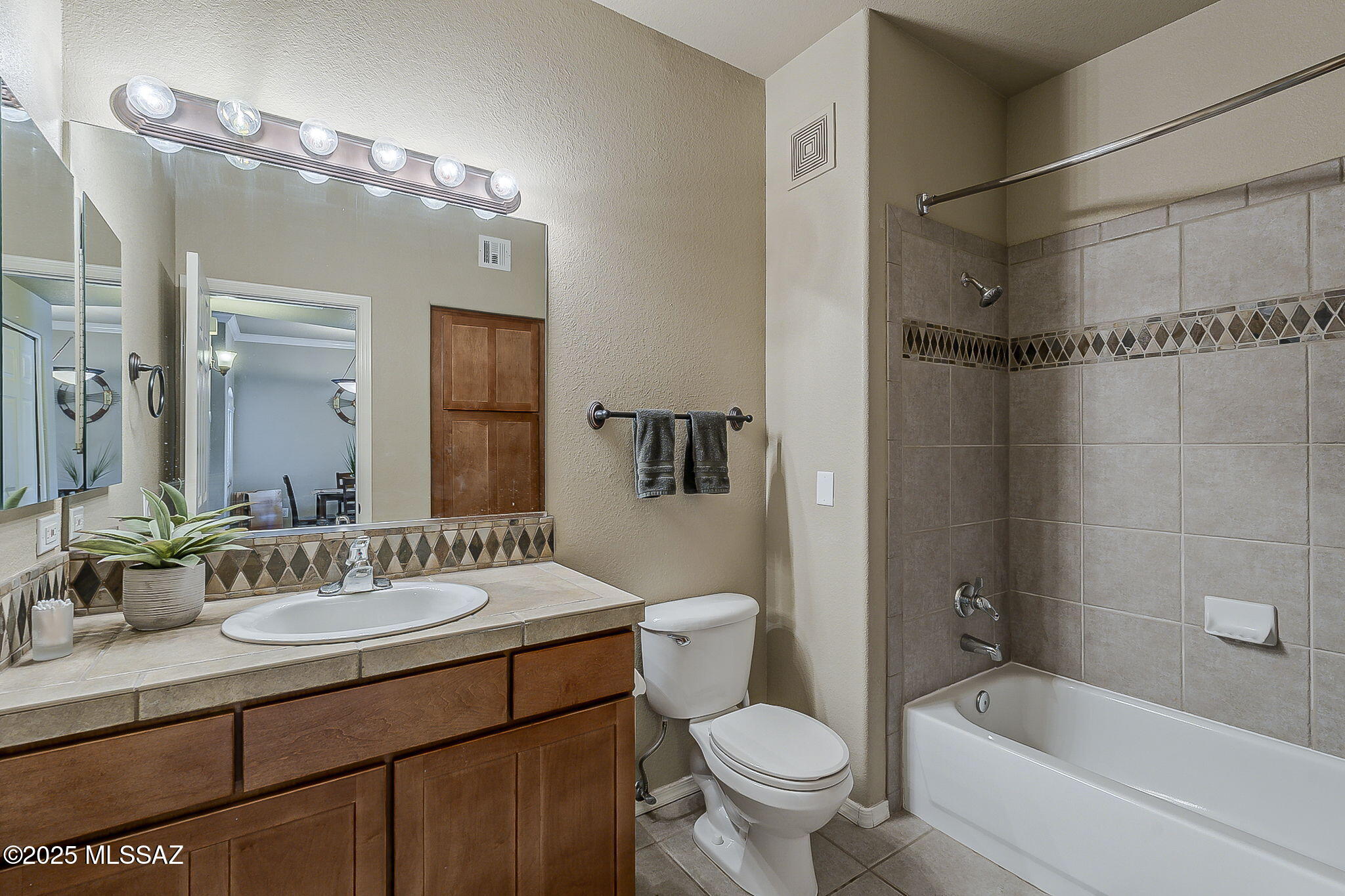 Pinnacle Canyon Condominium - Residential