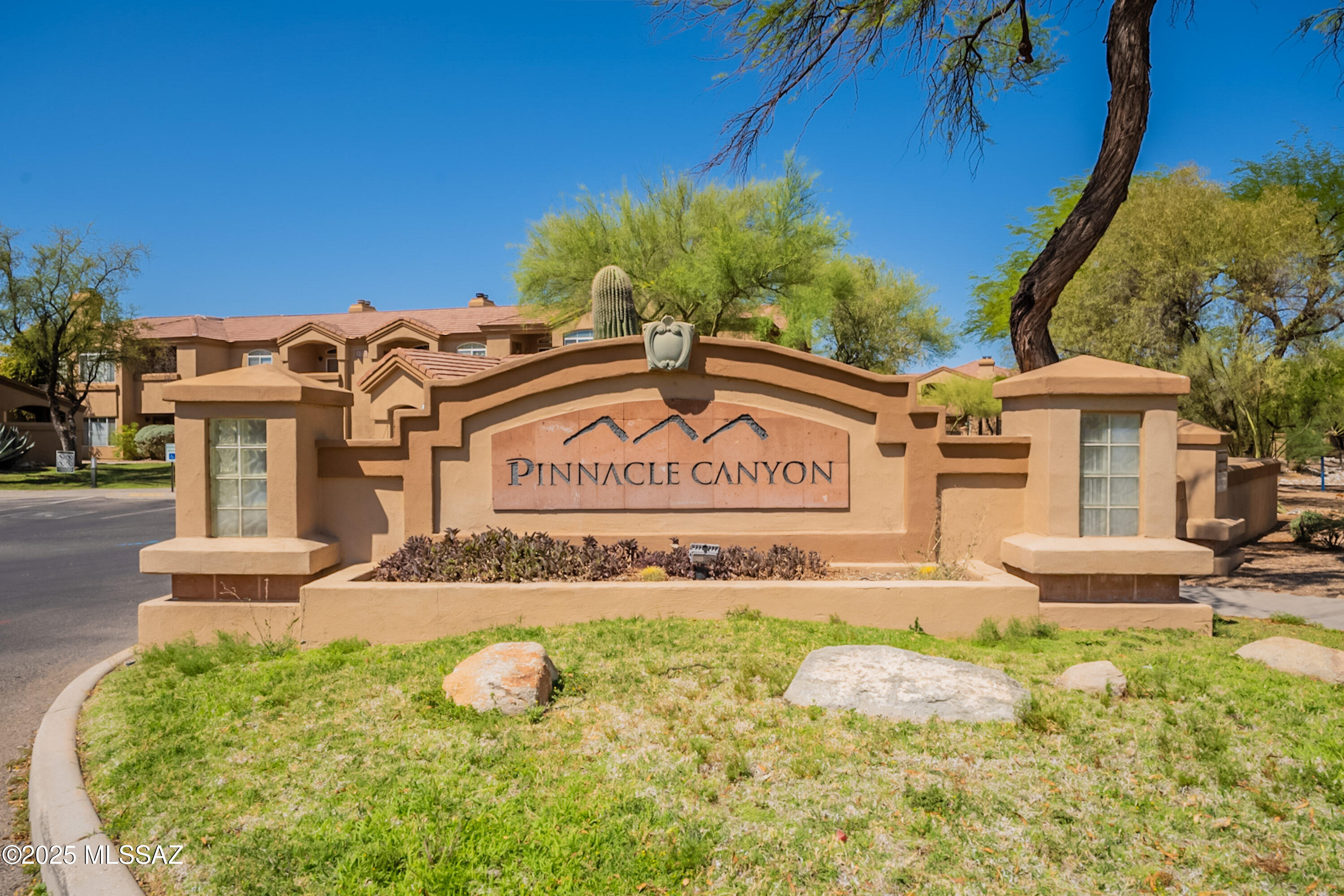 Pinnacle Canyon Condominium - Residential