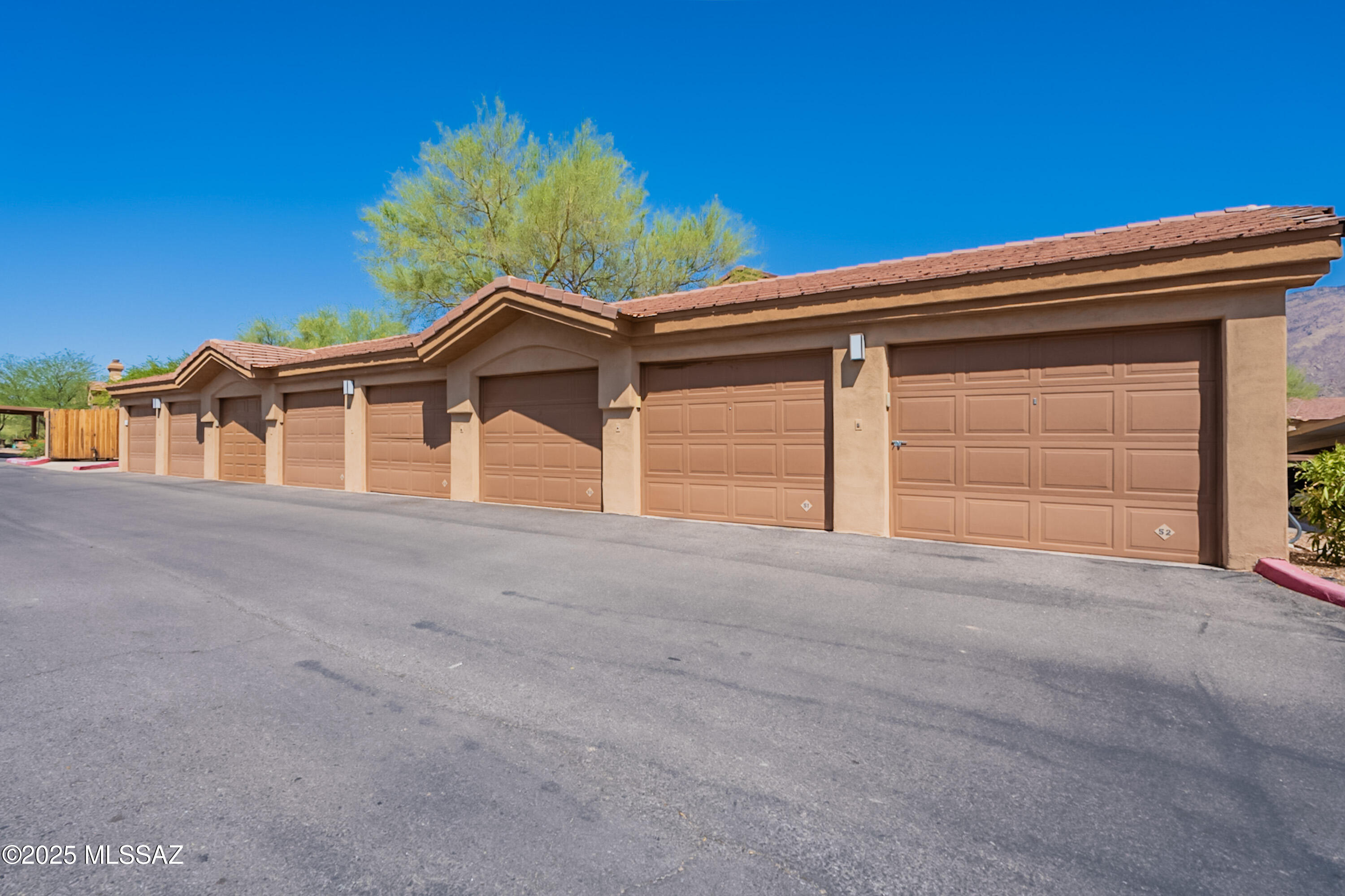 Pinnacle Canyon Condominium - Residential