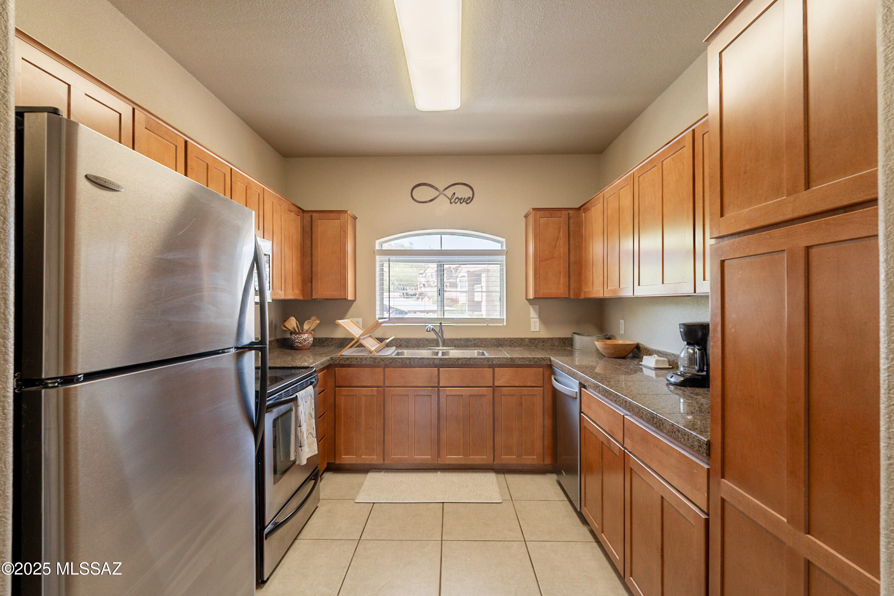 Pinnacle Canyon Condominium - Residential