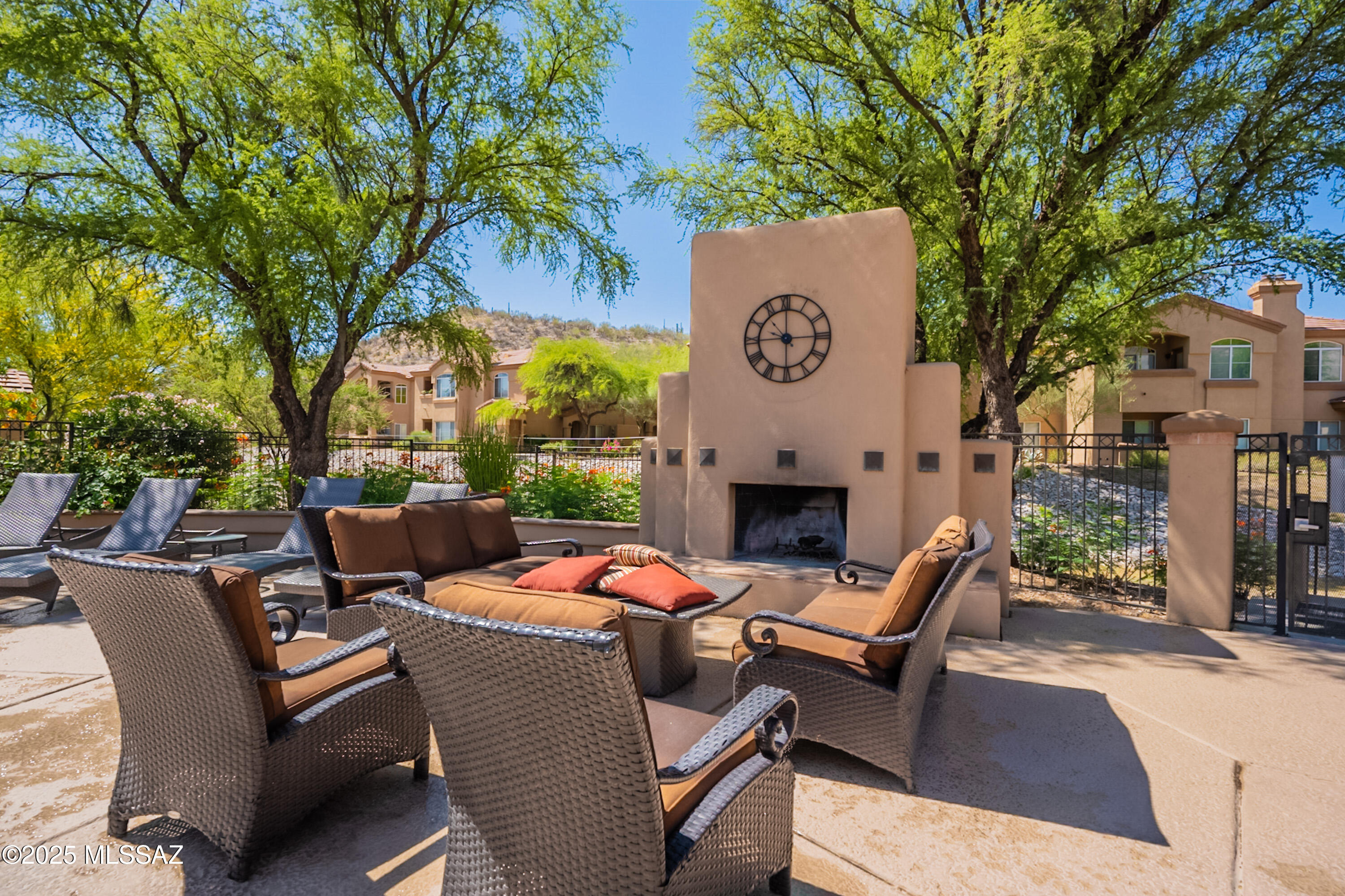 Pinnacle Canyon Condominium - Residential