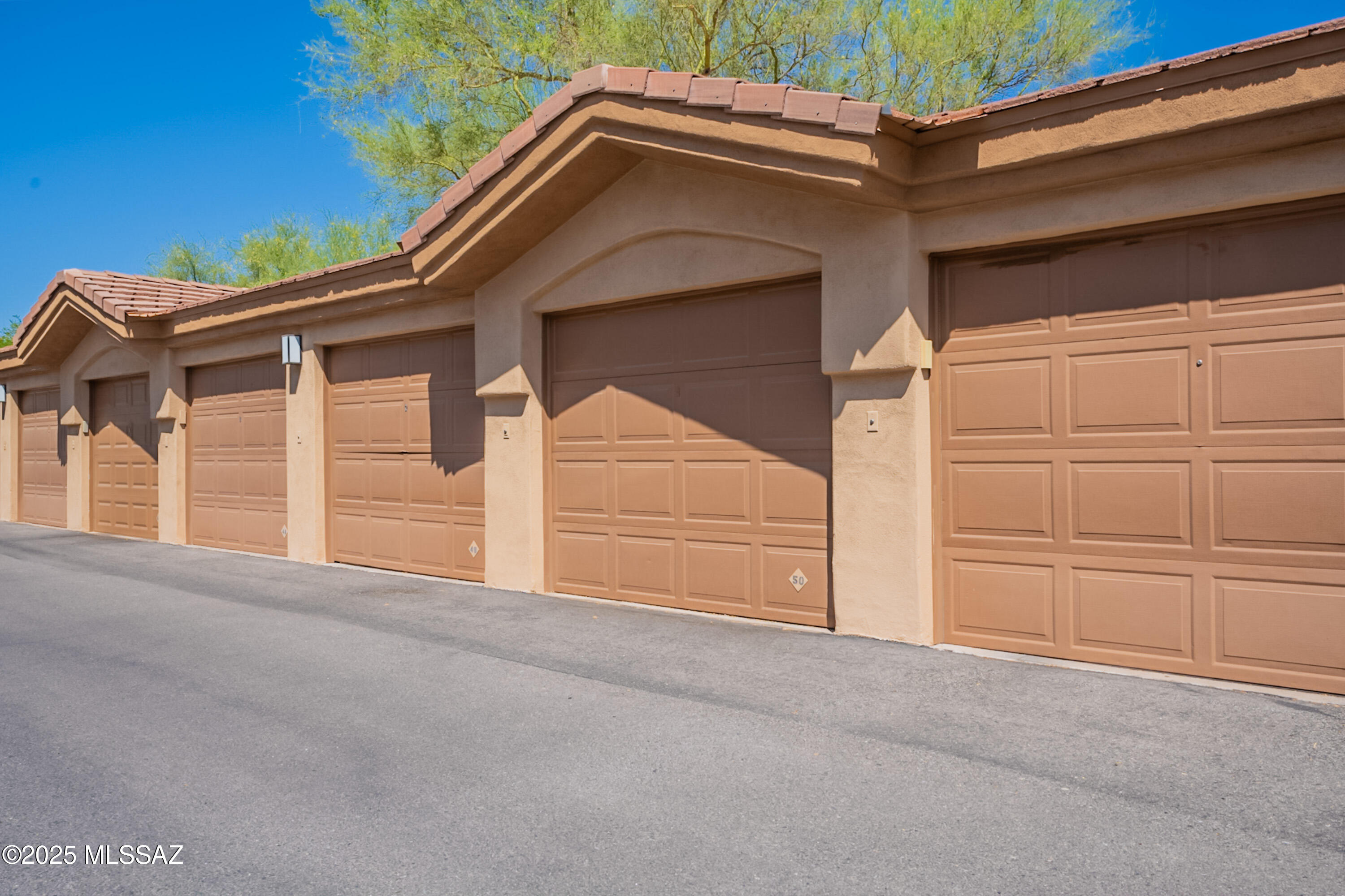 Pinnacle Canyon Condominium - Residential