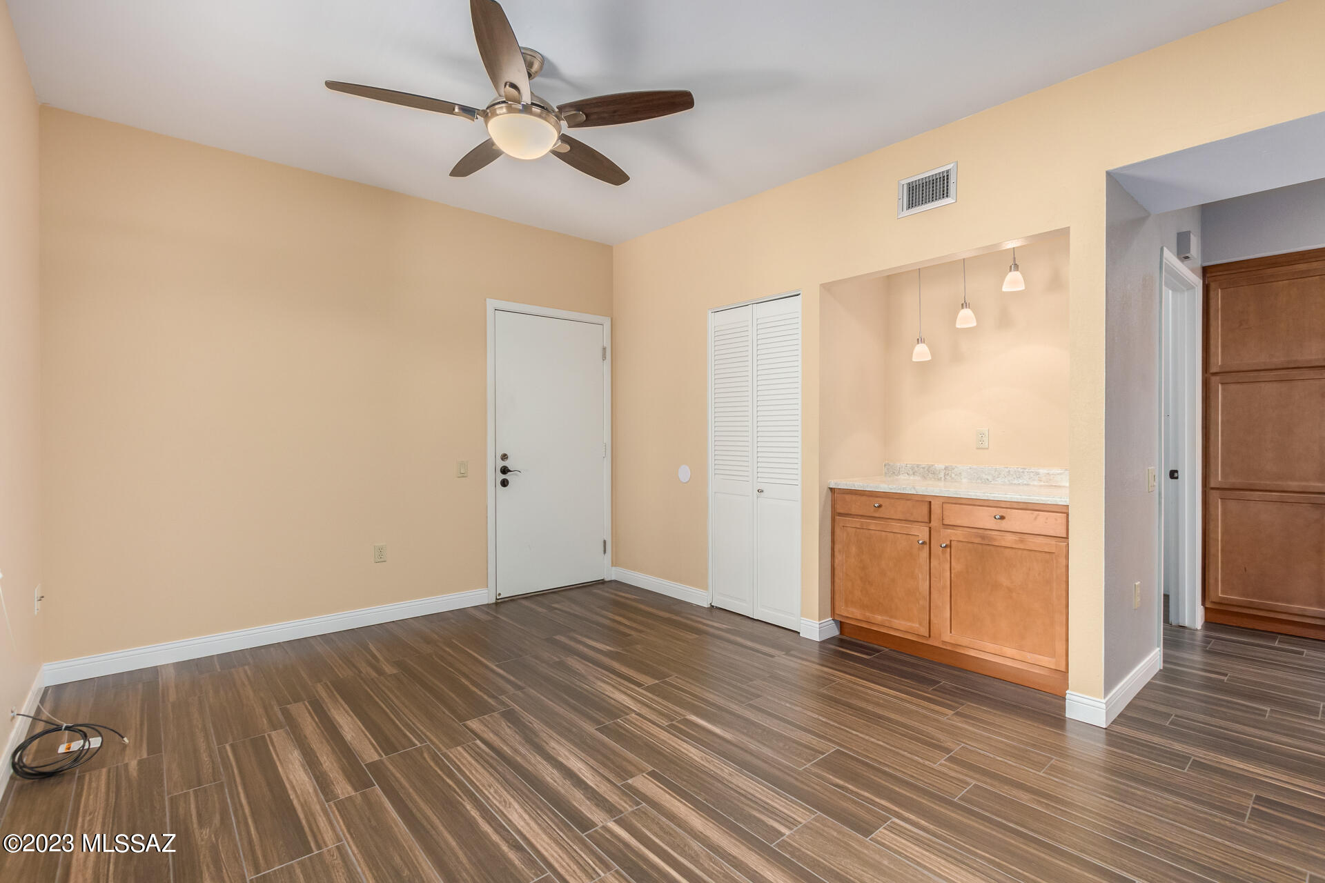 Continental Vistas(1-302) - Residential