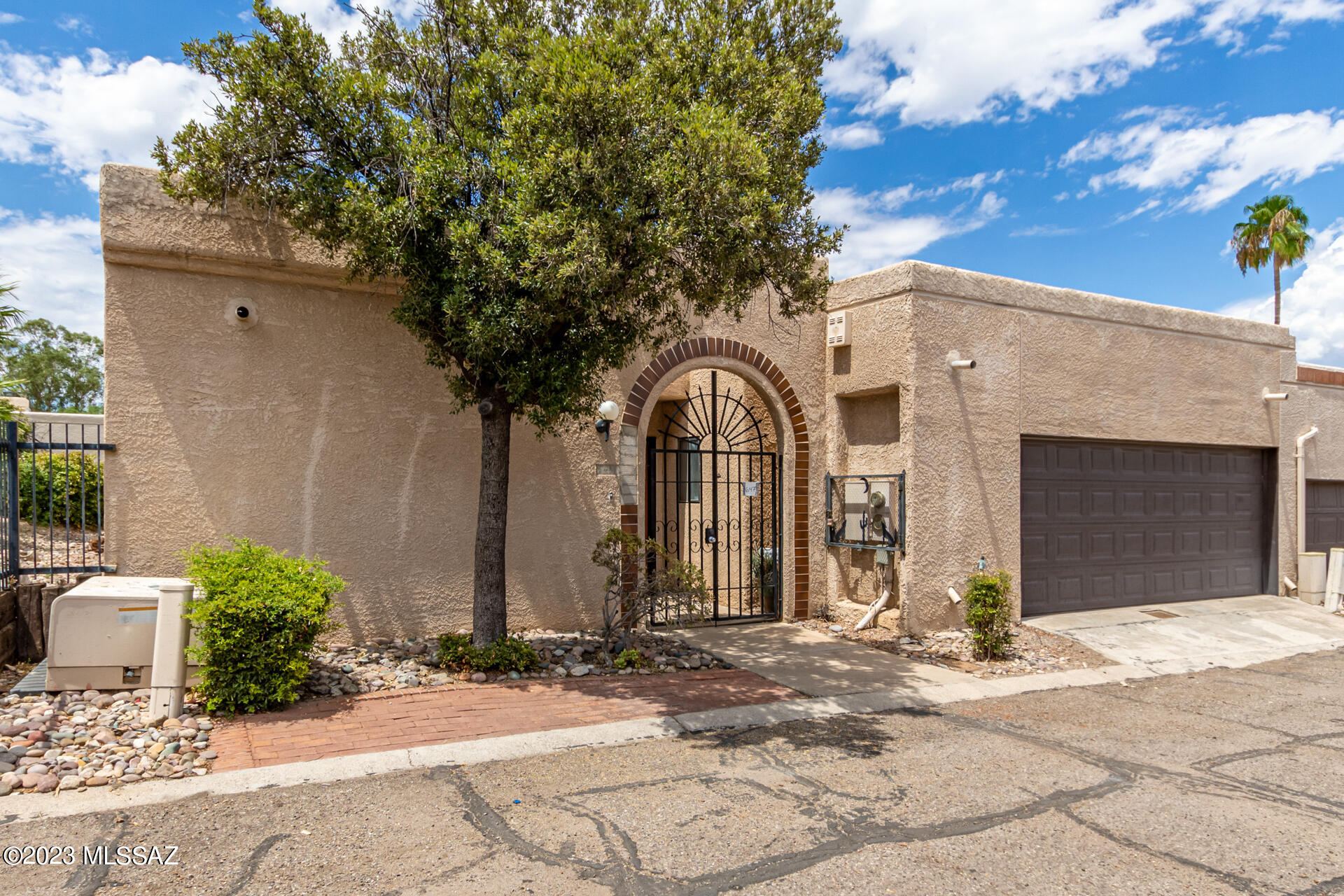 Encanto Place Townhomes (1-23) - Residential