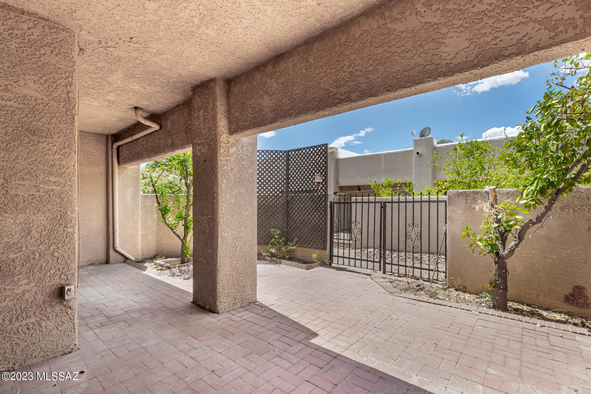 Encanto Place Townhomes (1-23) - Residential