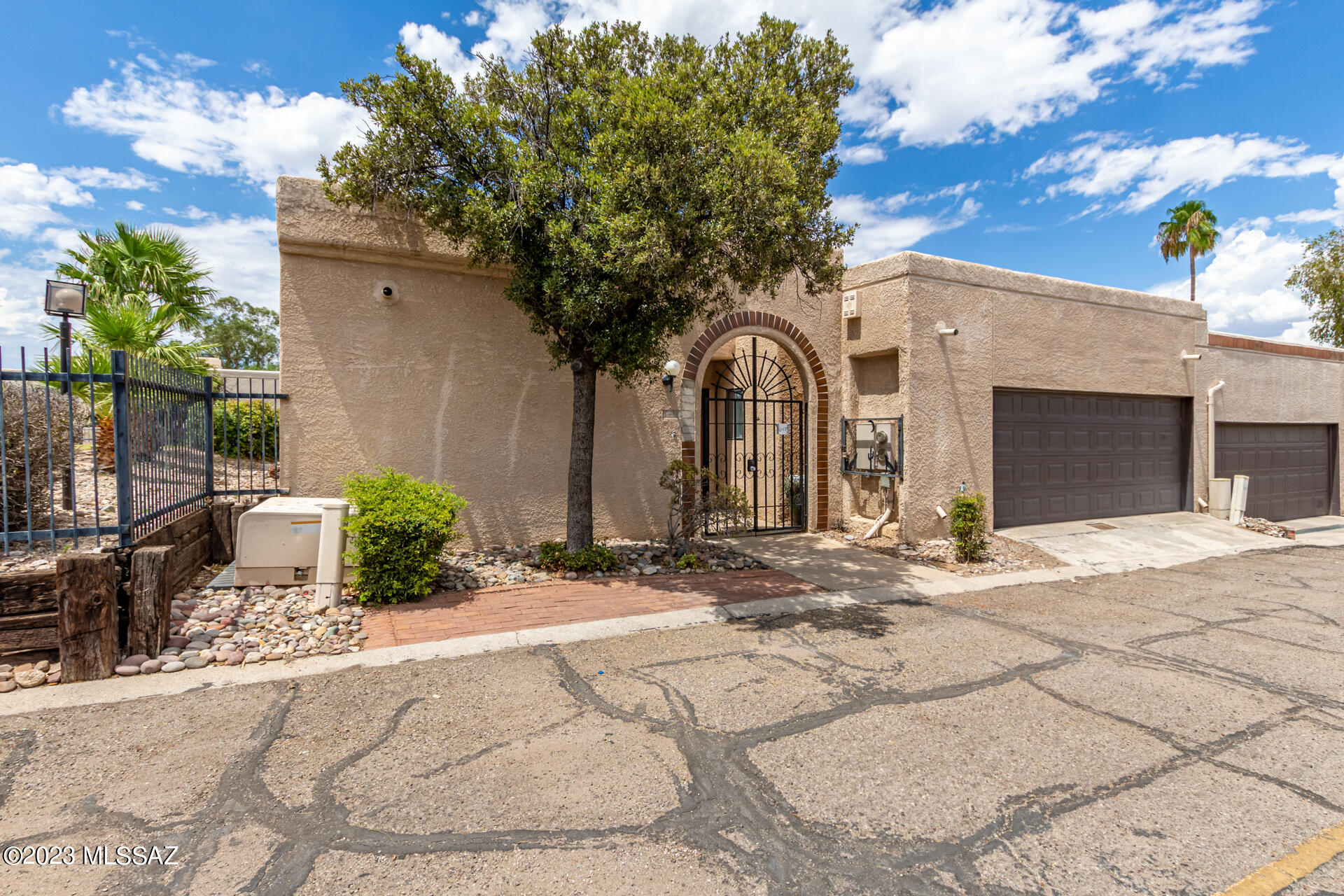 Encanto Place Townhomes (1-23) - Residential