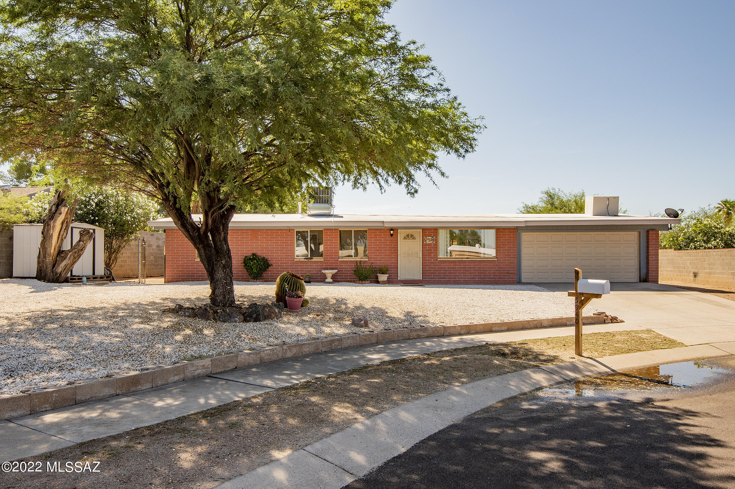 Casas Adobes Park (416-540) - Residential