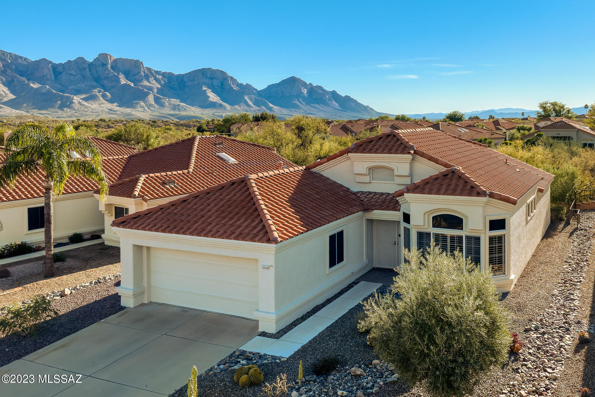 Fabulous 2 BD/2BA (1499 Sq.Ft.) updated Sonoran Model located in desirable Sun City Oro Valley. As you step inside this light and bright home, you'll immediately be greeted with neutral color pallet, tile throughout (no carpet), large bay window with beautiful shutters. The kitchen is complete with stainless steel appliances, granite counters and ample storage. The Spacious Owner's Suite boasts en-suite bathroom with dual vanities, walk-in shower and closet. Step into your lovely low maintenance backyard which offers covered patio providing perfect space to take in Catalina Mountain Views , relax or entertain. No neighbors behind. Sun City Active Adult Community features a clubhouse, golf, fitness center and pool, library and more!