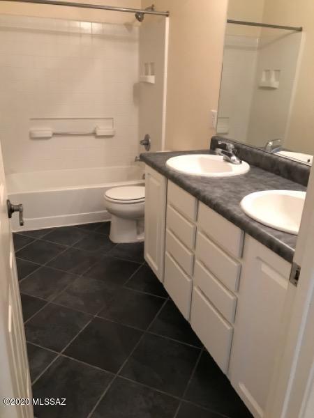 Riverhaven (1-373) - Residential Lease