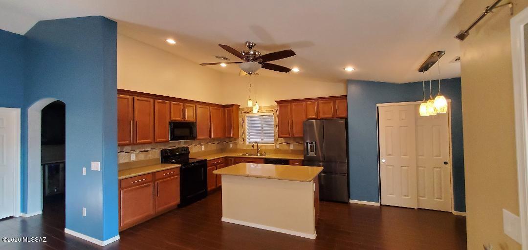 Continental Reserve Blk. 16B (1-86) - Residential