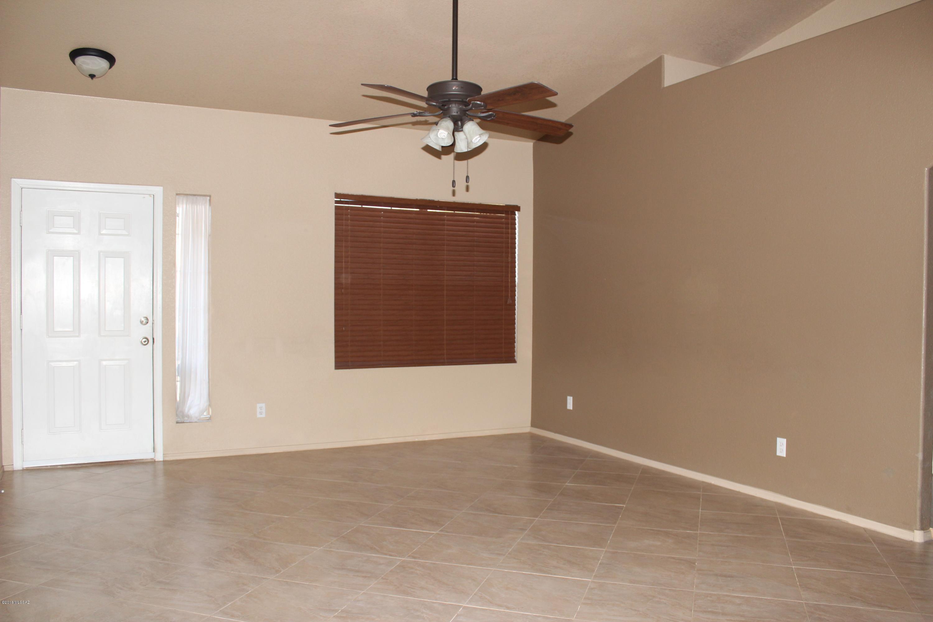 Hacienda Del Oro (1-78) - Residential