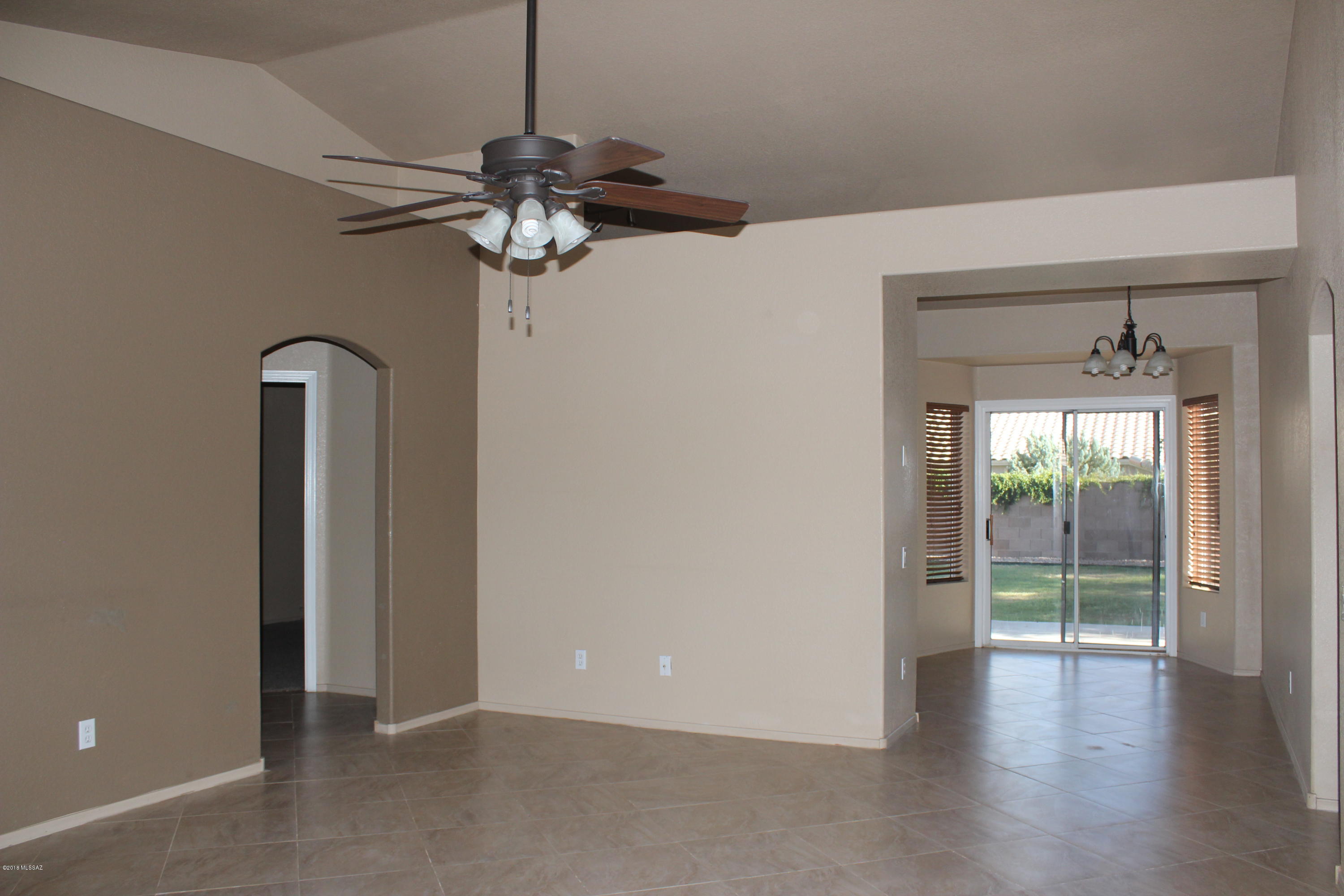 Hacienda Del Oro (1-78) - Residential