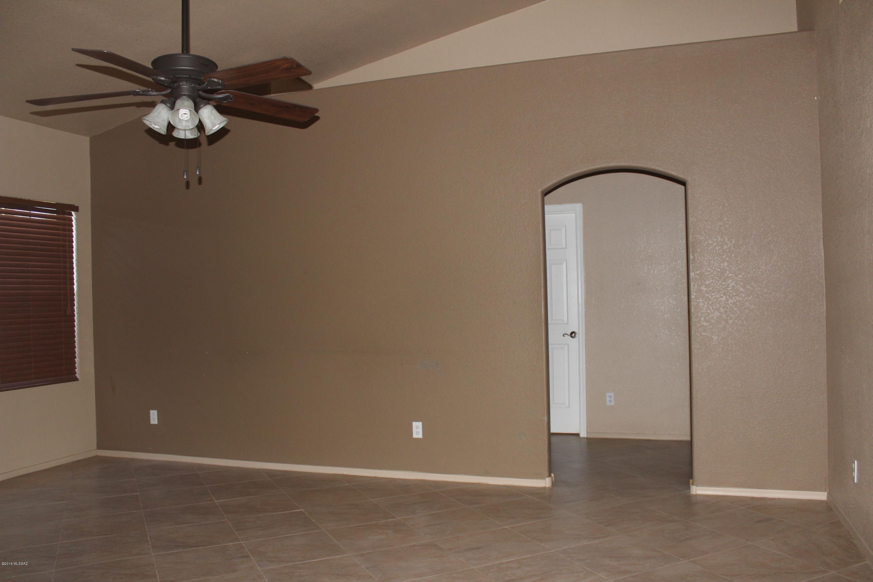 Hacienda Del Oro (1-78) - Residential