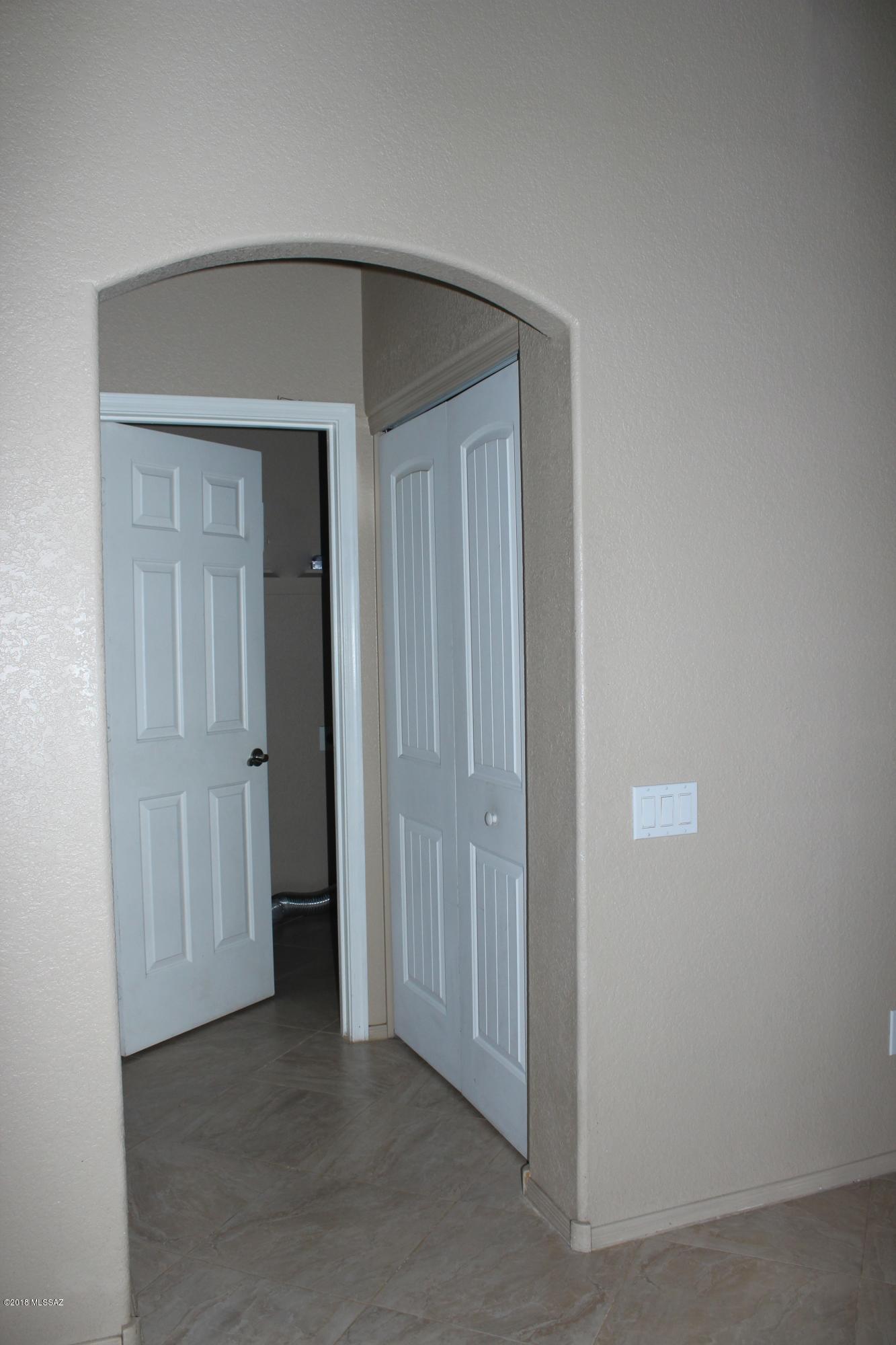 Hacienda Del Oro (1-78) - Residential