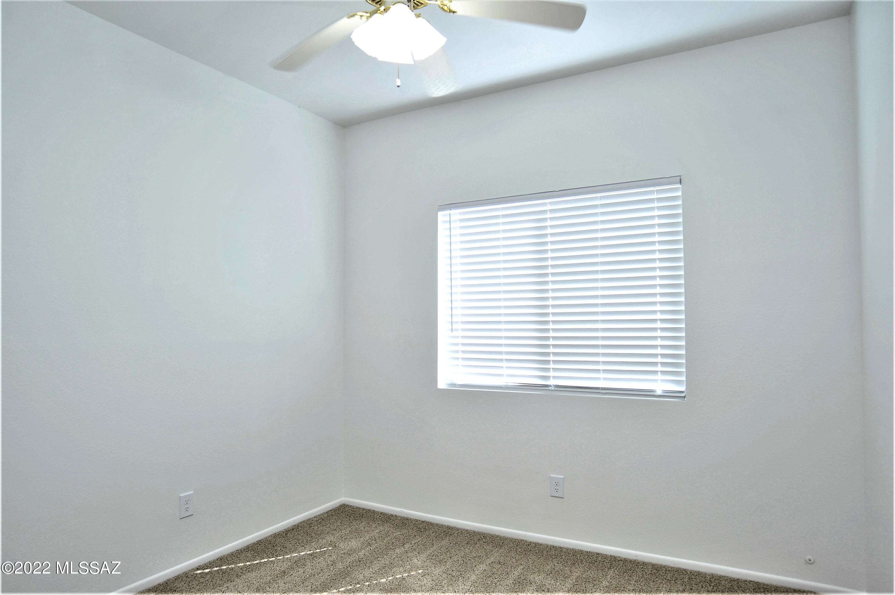 Hacienda Del Oro (1-879) - Residential Lease
