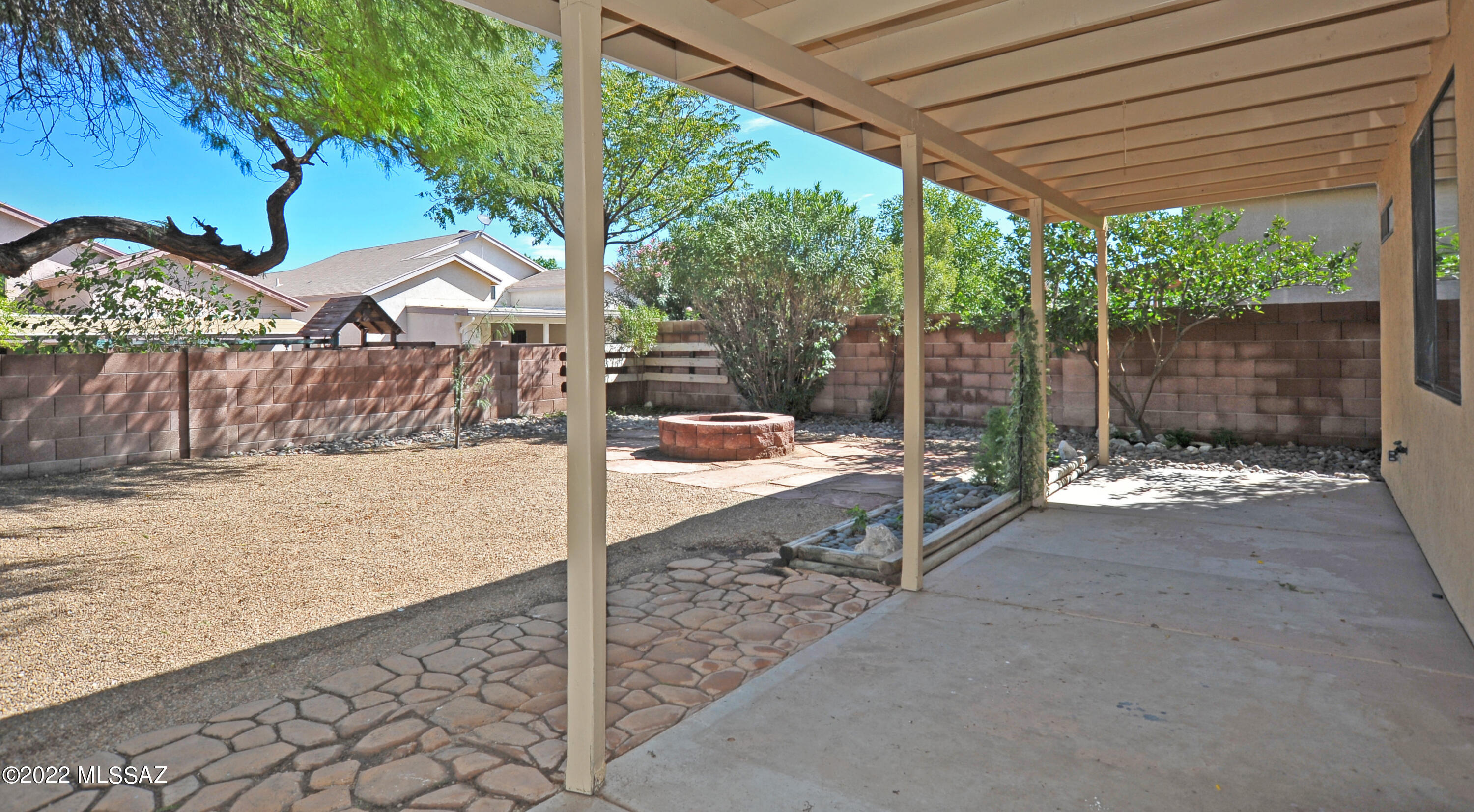 Hacienda Del Oro (1-879) - Residential Lease