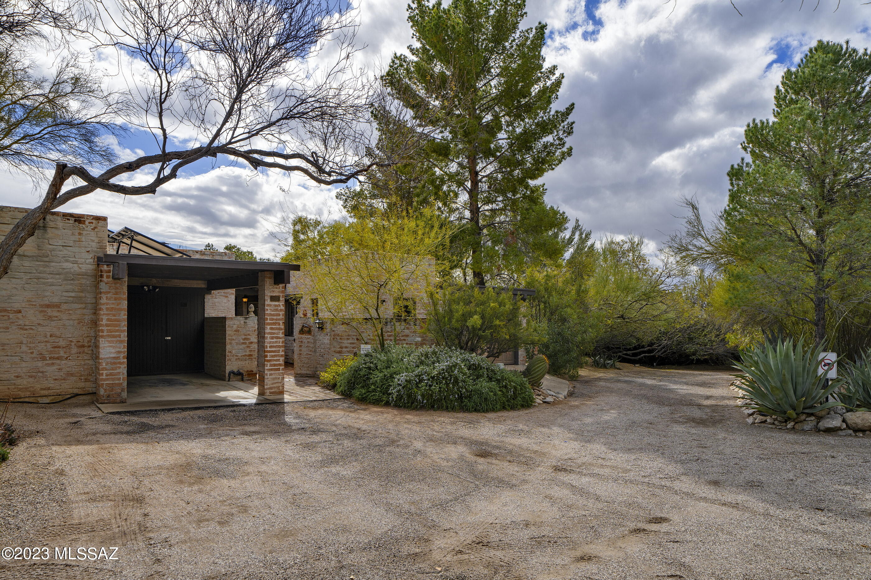 Posada Real Townhomes (1-16) - Residential