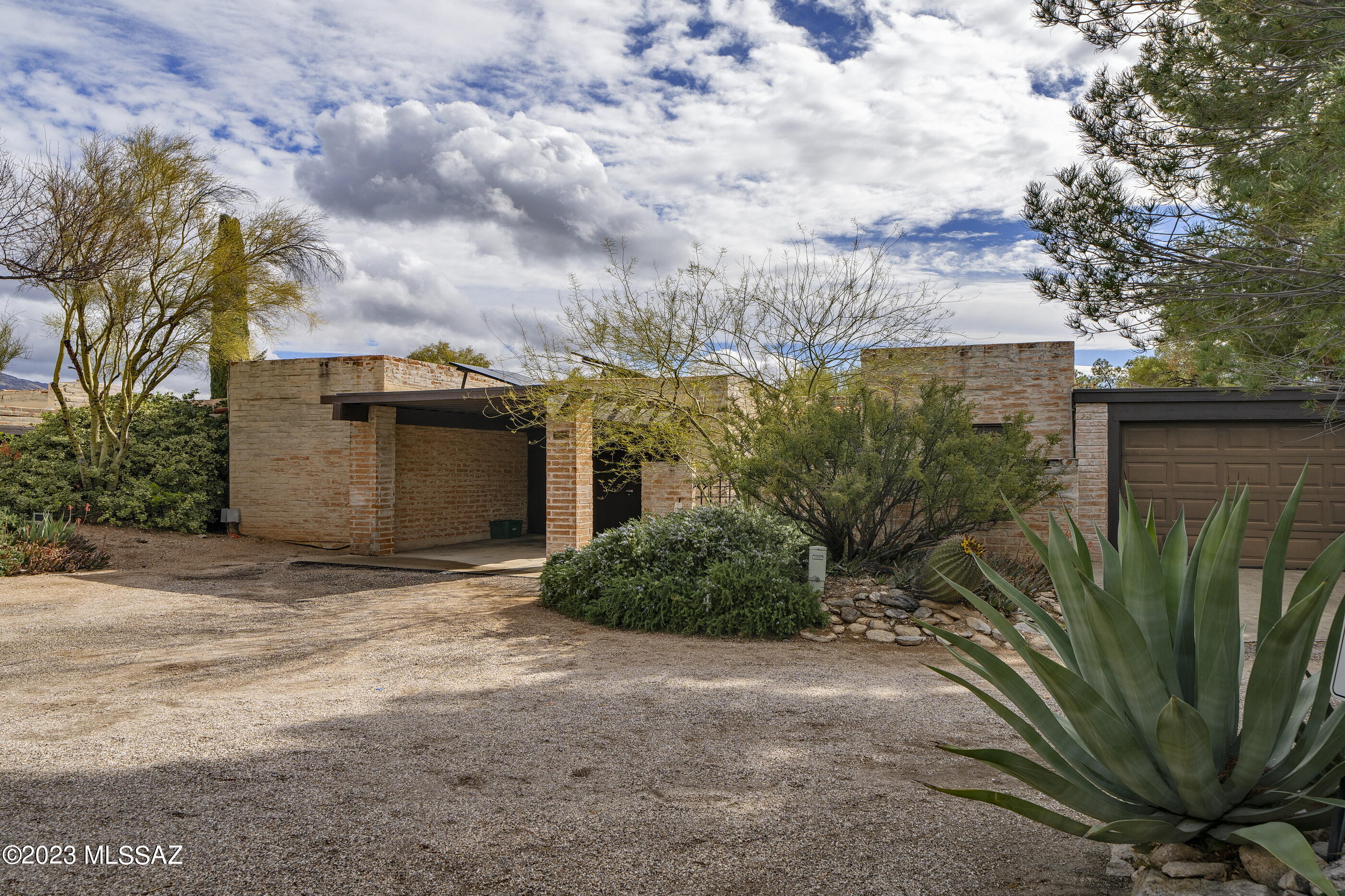 Posada Real Townhomes (1-16) - Residential