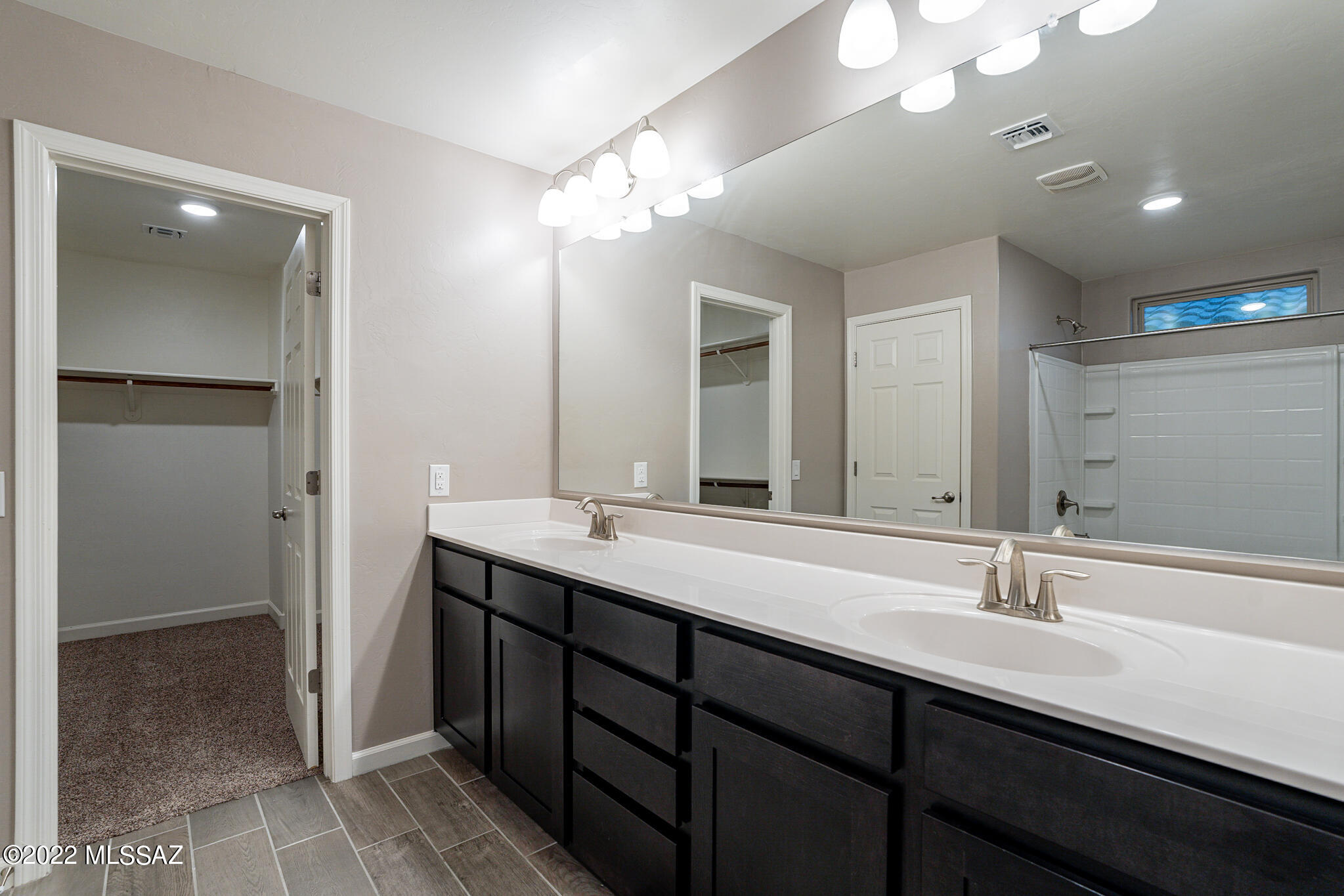 Vista Del Lago Norte SQ20140780198 - Residential