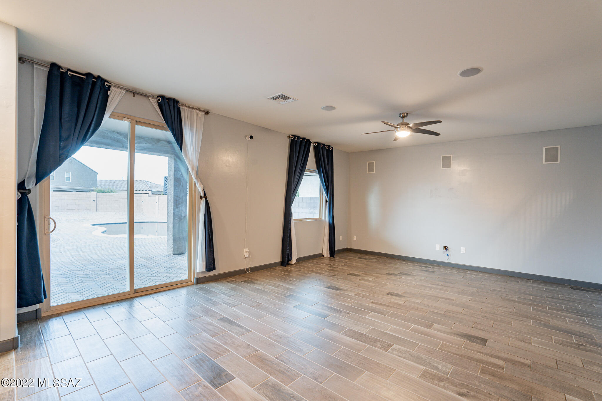 Vista Del Lago Norte SQ20140780198 - Residential