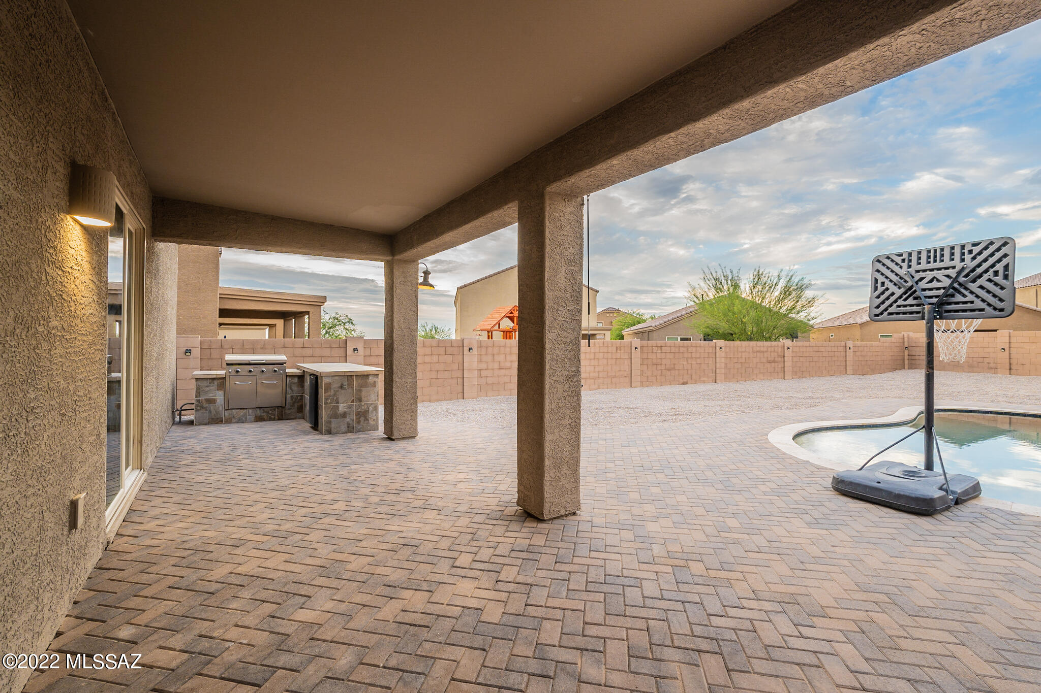 Vista Del Lago Norte SQ20140780198 - Residential