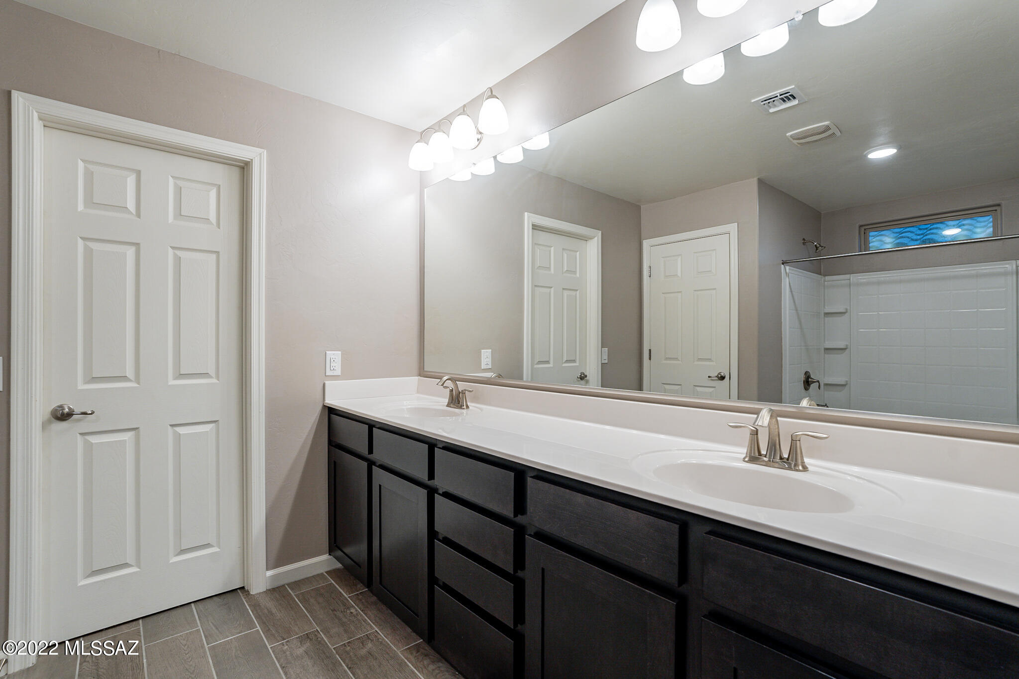 Vista Del Lago Norte SQ20140780198 - Residential